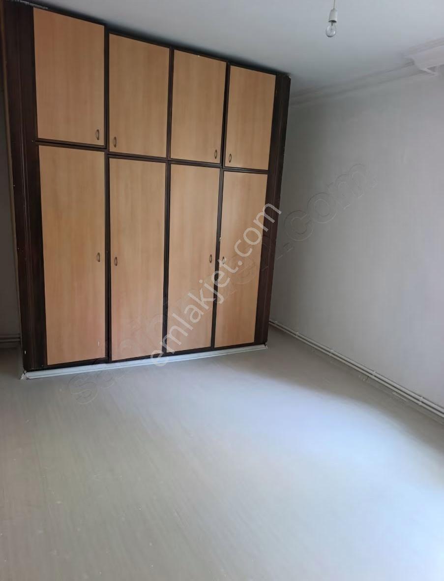 Gazi Lisesi'nin Hemen Karşı Arasında Kiralık Daire !!! - Görsel 10