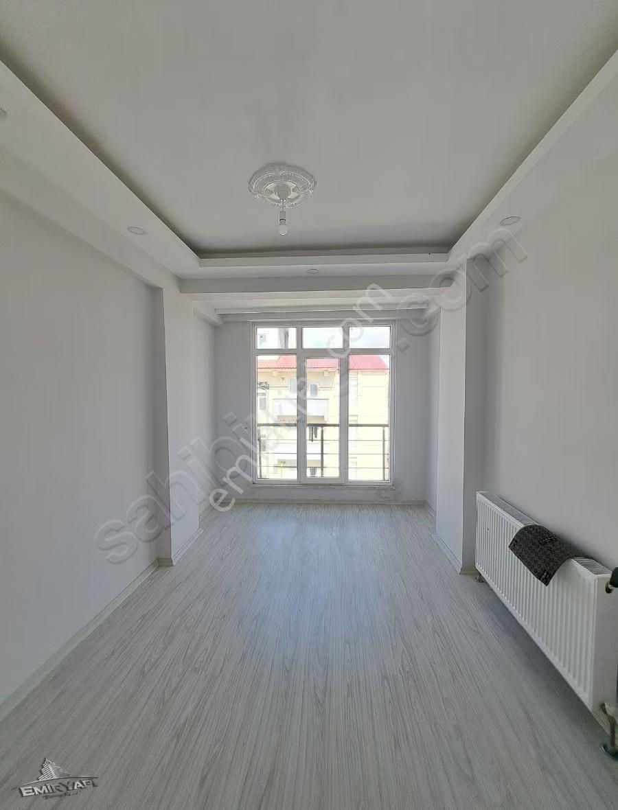 Emir Emlak Gayrimenkulden Satılık 1+1 Apart Üni. 2.kapı - Görsel 4