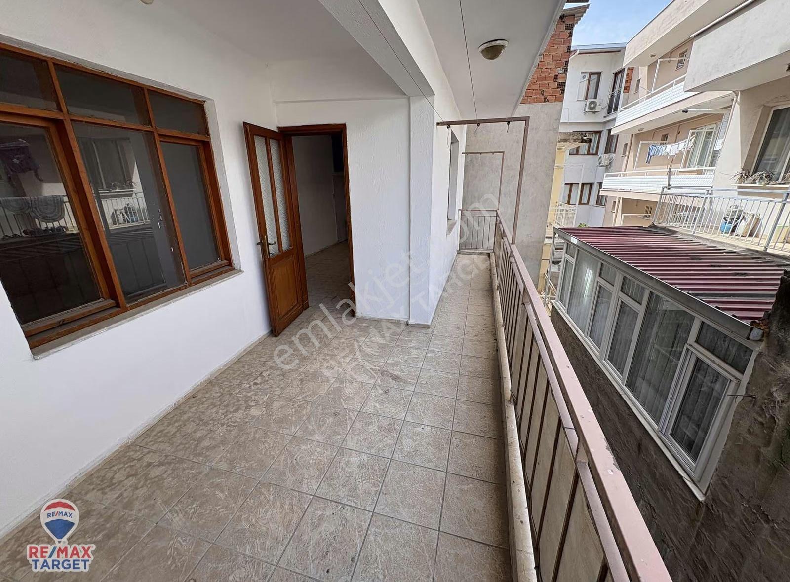 Karabağlarda Merkezi Konumda 3+1 Geniş Ve Aydınlık Daire - Görsel 17