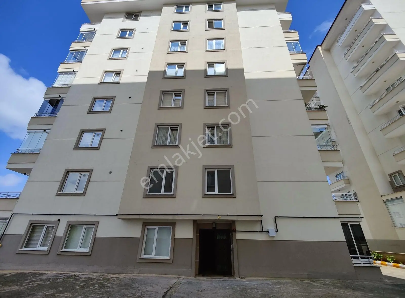 Kaşüstü Hastane Karşısı Ak Center Sitesi Eşyalı 1+1 Satılık - Görsel 3
