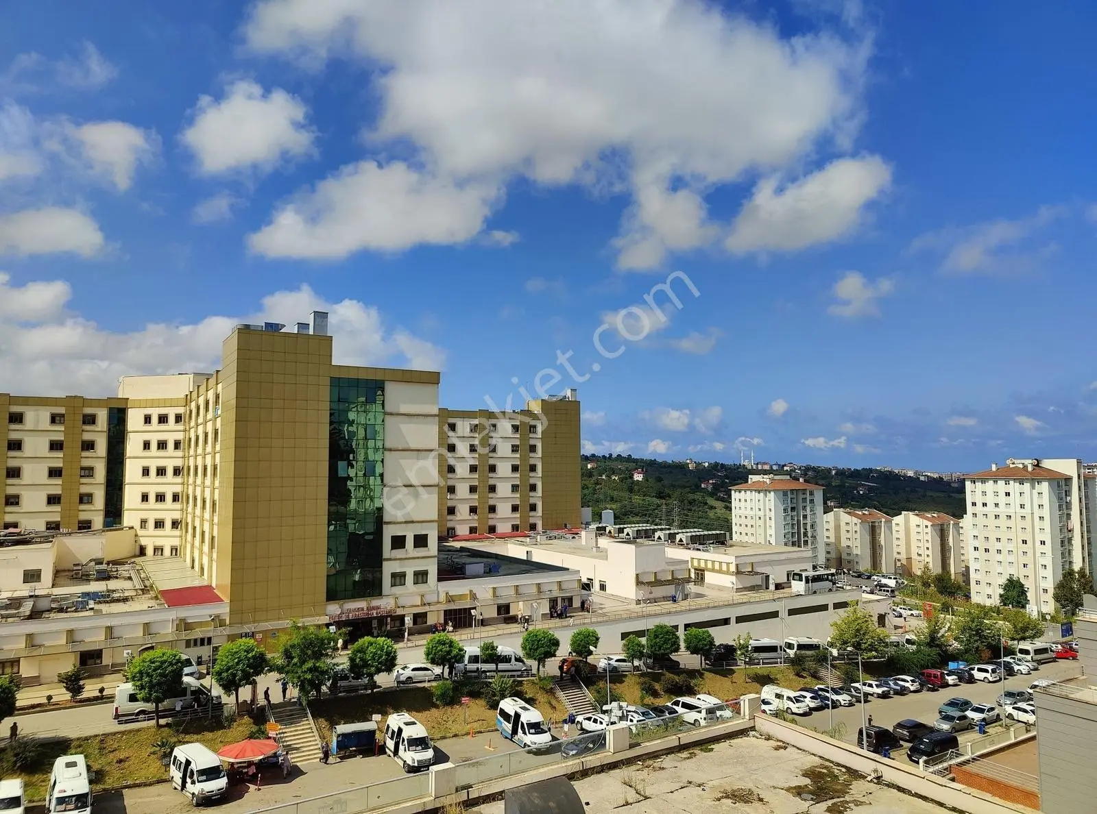 Kaşüstü Hastane Karşısı Ak Center Sitesi Eşyalı 1+1 Satılık - Görsel 2