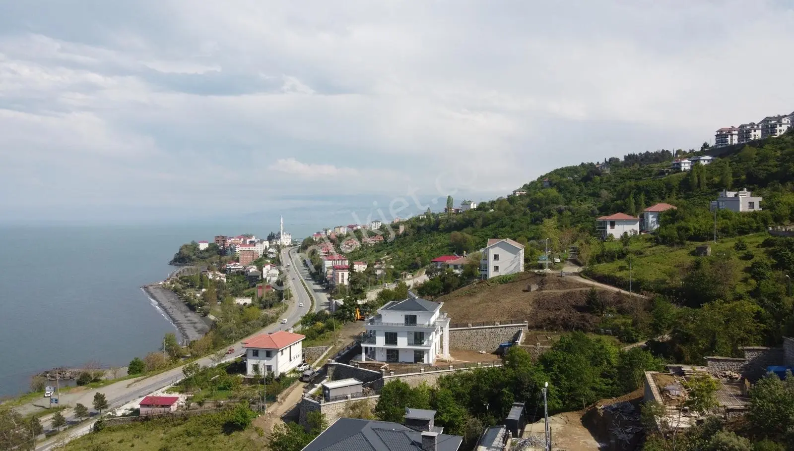 Mersinde Sahile Ve Plaja Yakın İmarlı Satılık Arsa