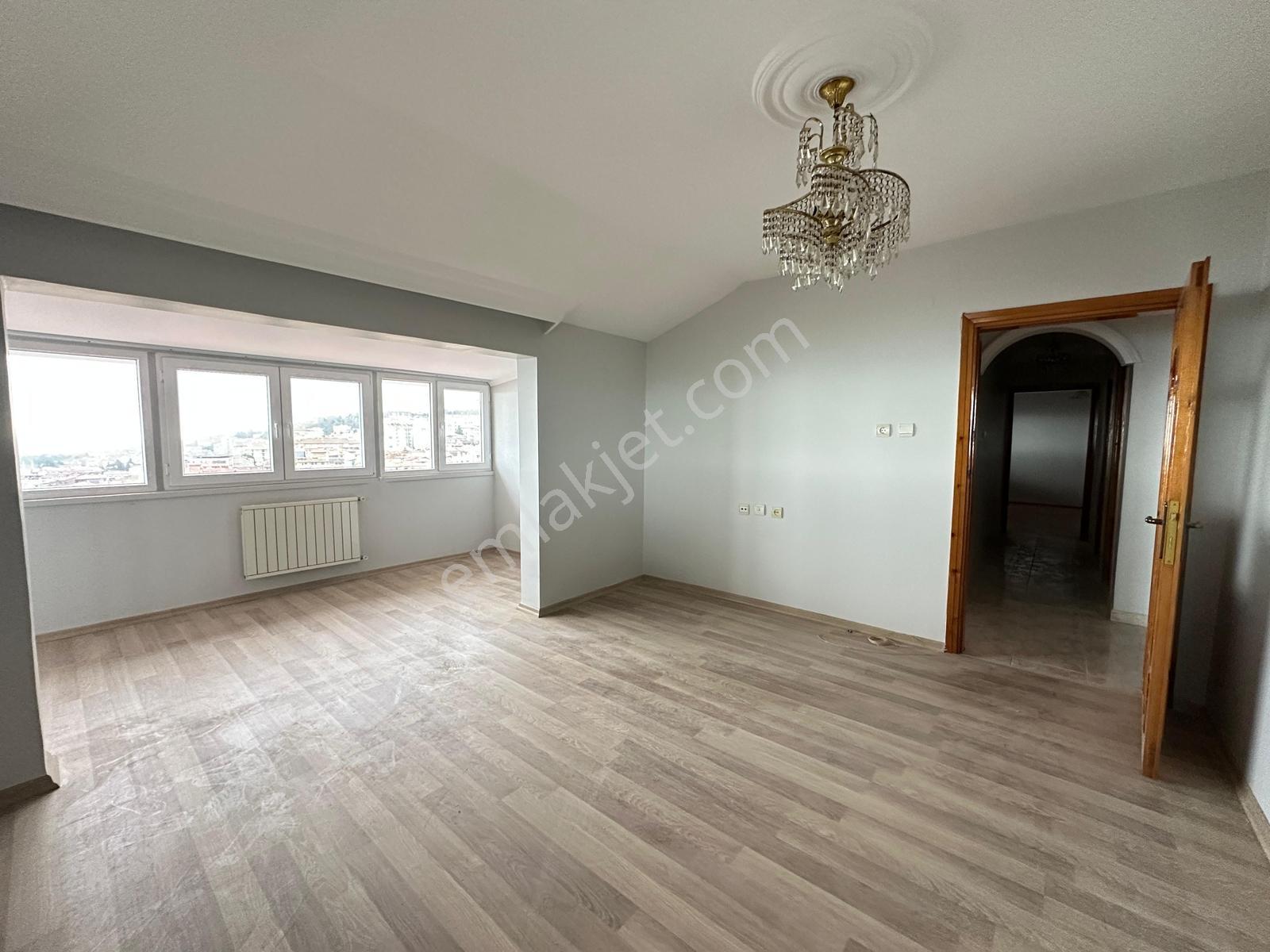 Aydınlıkevler'de Deniz Manzaralı Asansör'lü 2+1 Kiralık Daire - Görsel 4