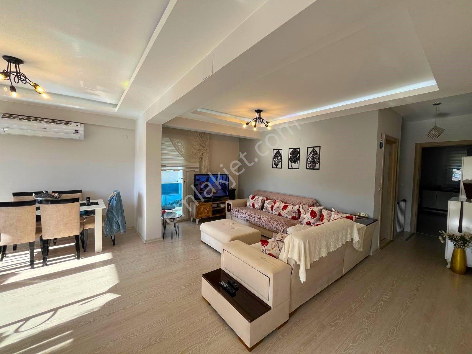 Goldhouse Dan Satılık Patlangıçda Havuz Ve Doğa Manzaralı Site - Görsel 2