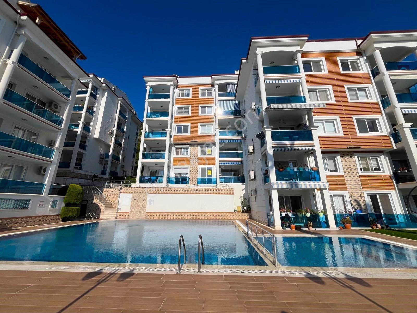 Goldhouse Dan Satılık Patlangıçda Havuz Ve Doğa Manzaralı Site