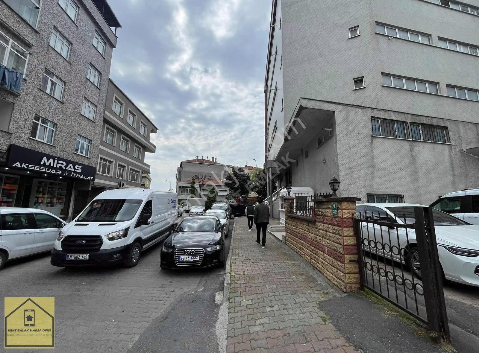 900 M2 İş Hanı İçerisinde Kiralık Dükkan - Görsel 16
