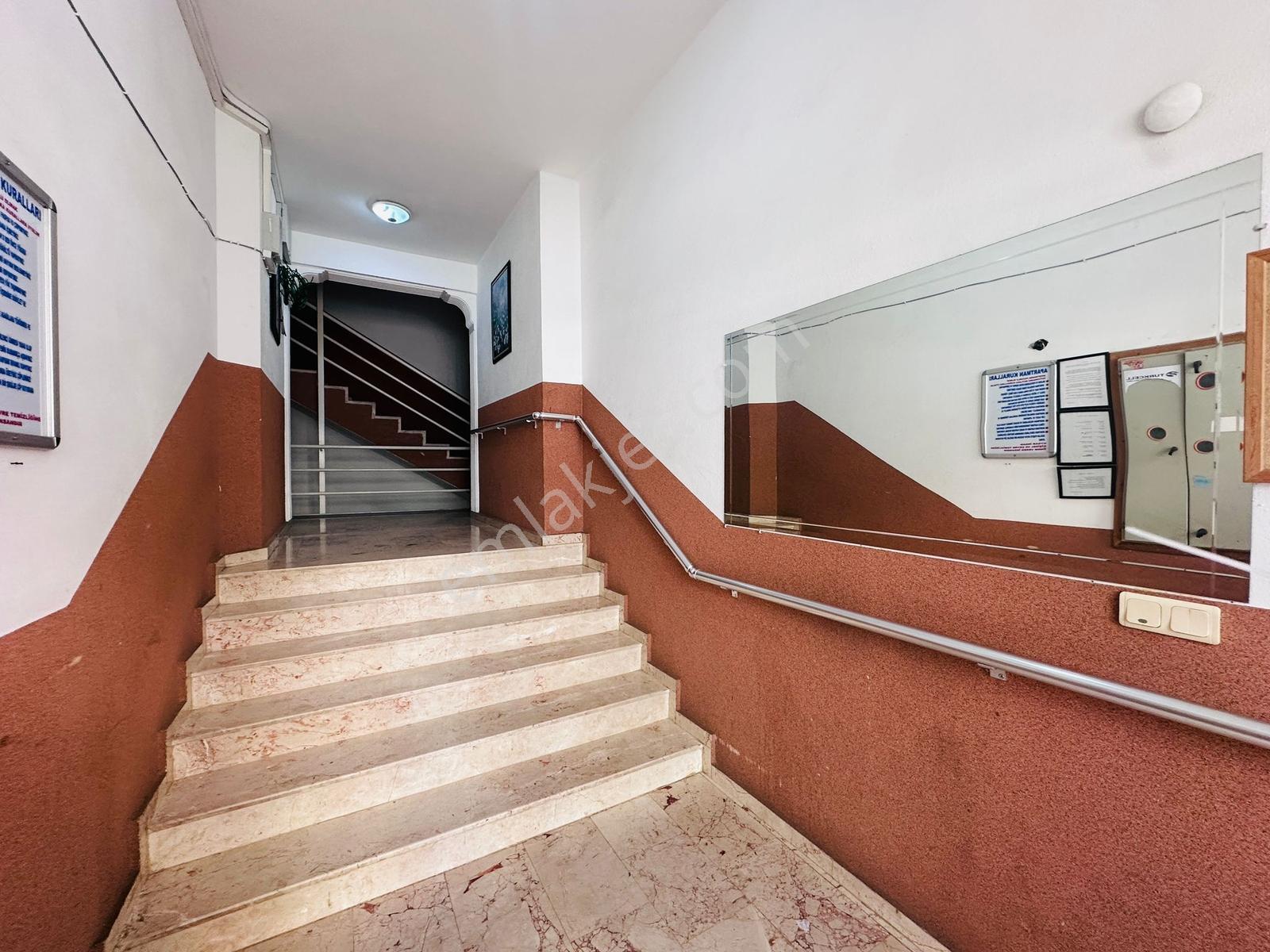 Şekerhane Mahallesi Eşyalı Kiralık 3+1 Daire - Görsel 20