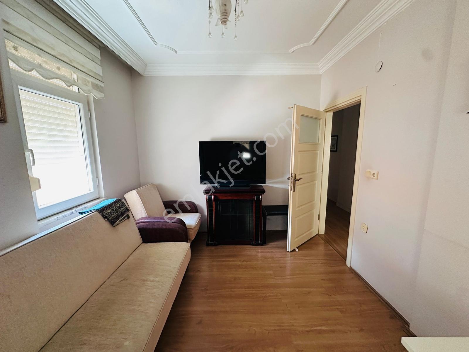 Şekerhane Mahallesi Eşyalı Kiralık 3+1 Daire - Görsel 6