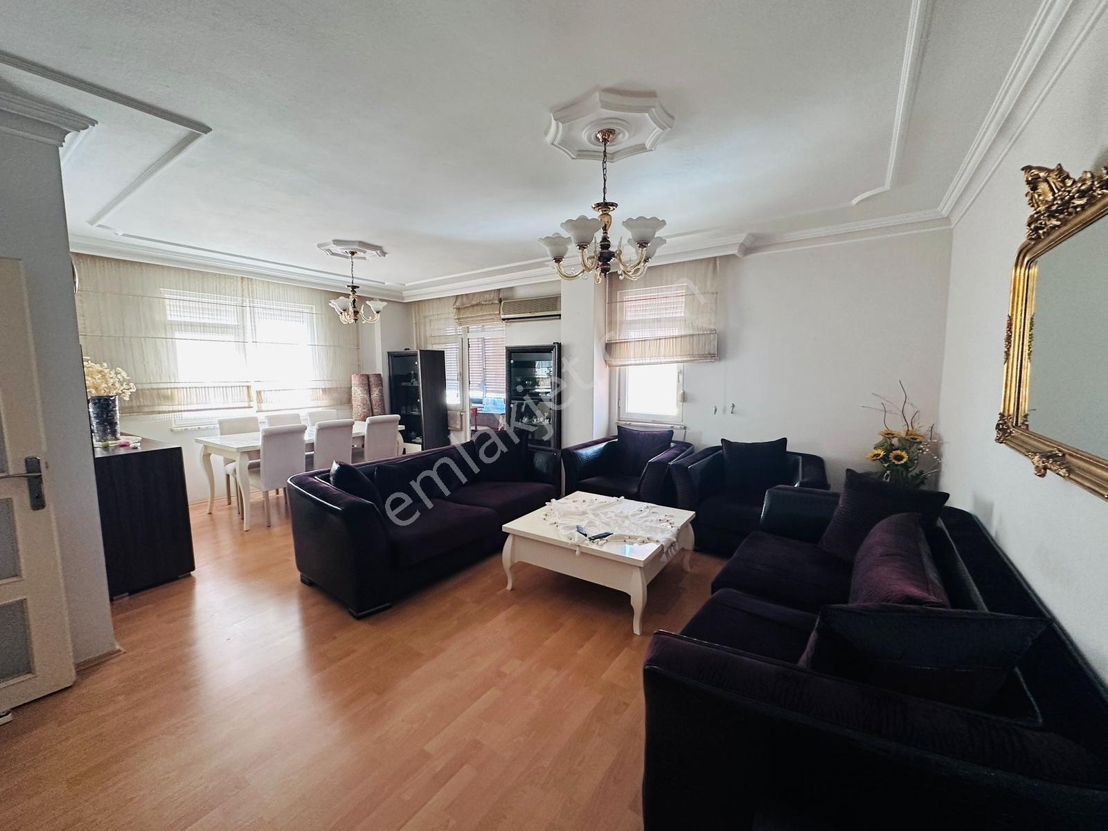 Şekerhane Mahallesi Eşyalı Kiralık 3+1 Daire - Görsel 9