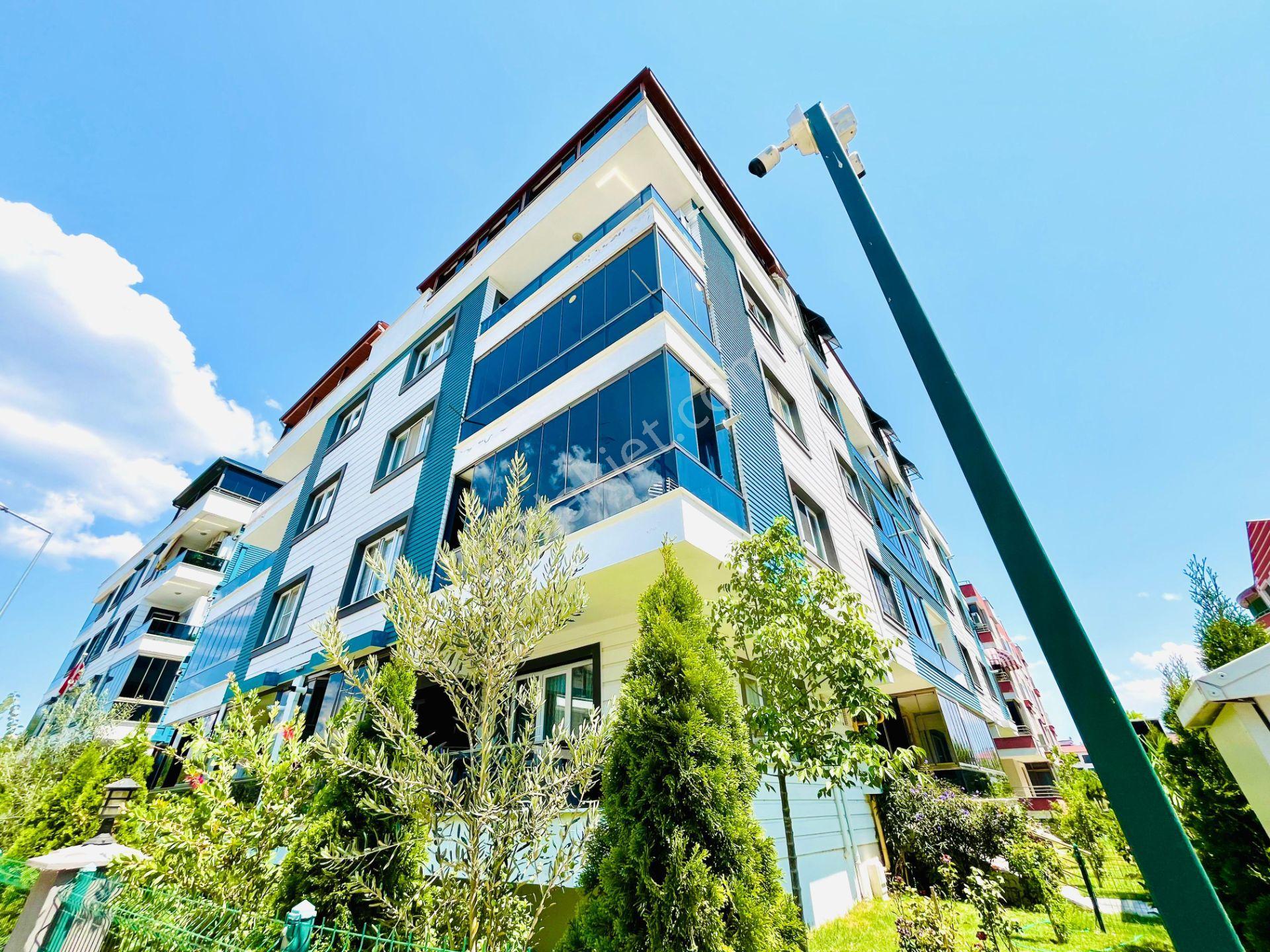 Yetki Yükselde Akçayın En Geniş En Ferah Satılık 1+1 Lüx Dairesi