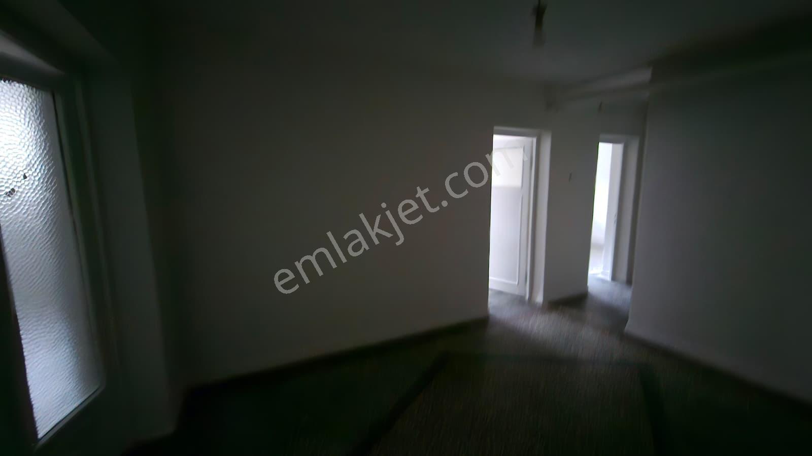 Arel'den Gençlik Cadde Üstü Kot-1'de Geniş M.ısıtma 2+1 Daire - Görsel 15
