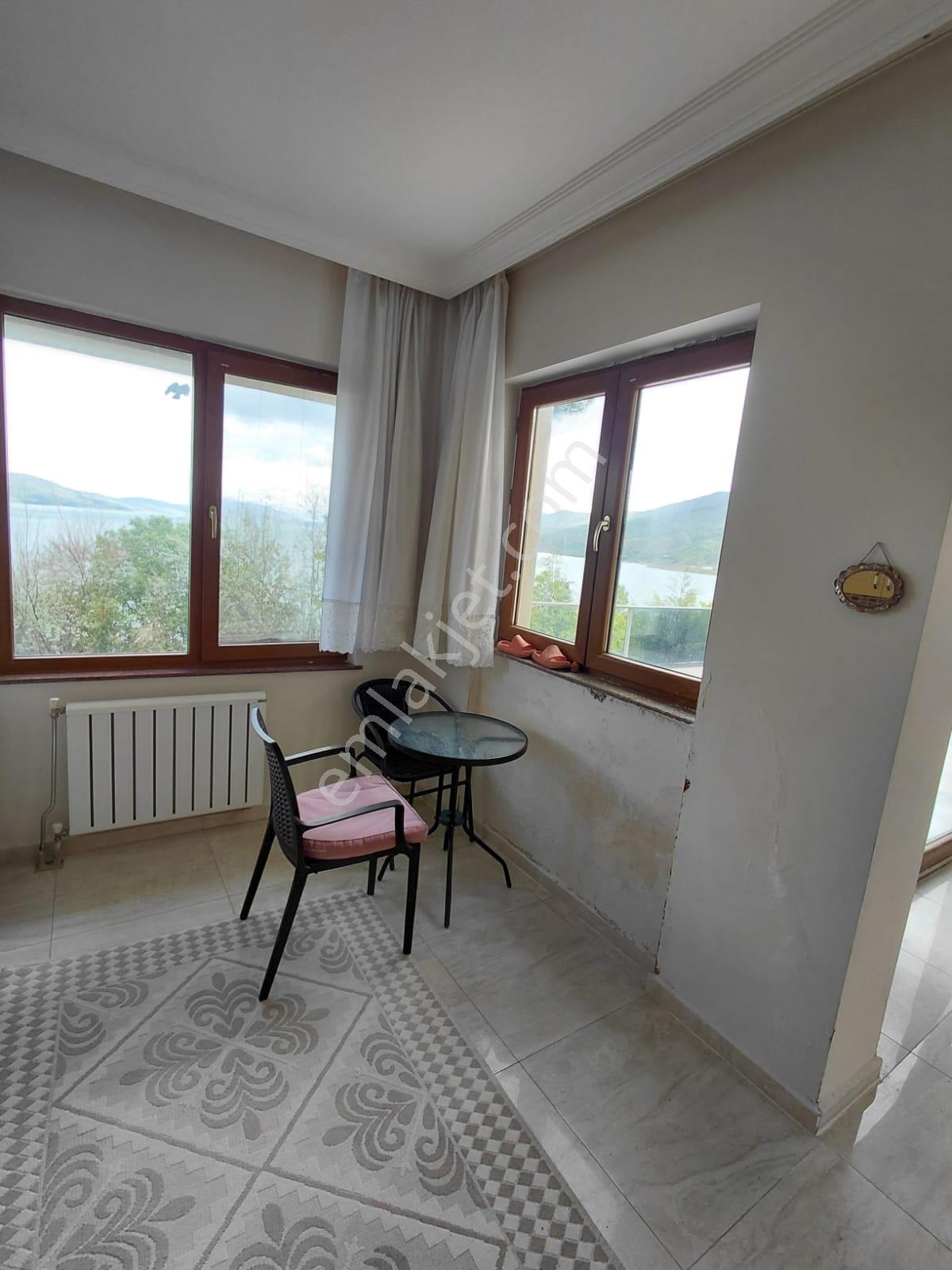 Sivrice Merkezde Göl Manzaralı Arsası Büyük Satlık Villa - Görsel 22