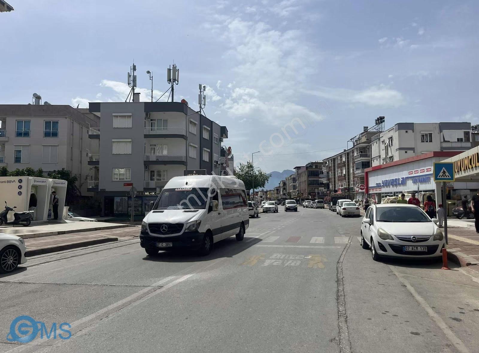 Ulusoy Caddesi Üzerinde 350m2 Devren Kiralık Köşe Dükkan - Görsel 2