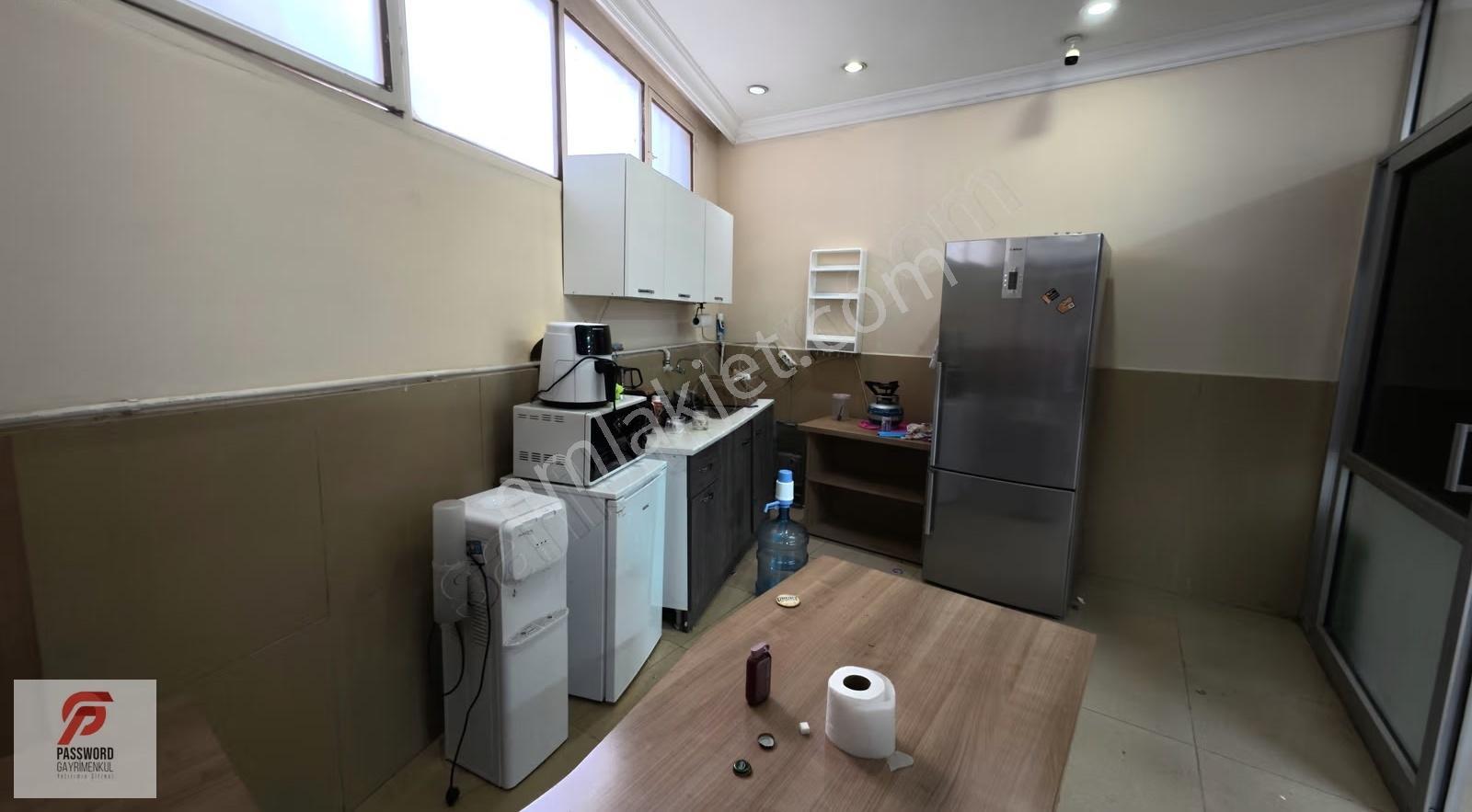 Bayraklı Refik Şevket İnce'de Kiralık 177 M² Köşe Dükkan - Görsel 4