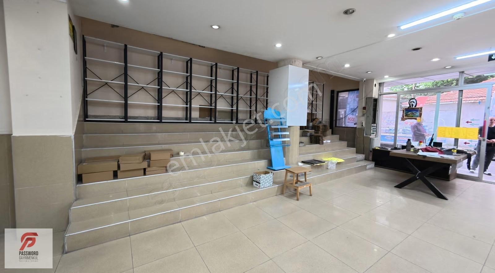 Bayraklı Refik Şevket İnce'de Kiralık 177 M² Köşe Dükkan - Görsel 24