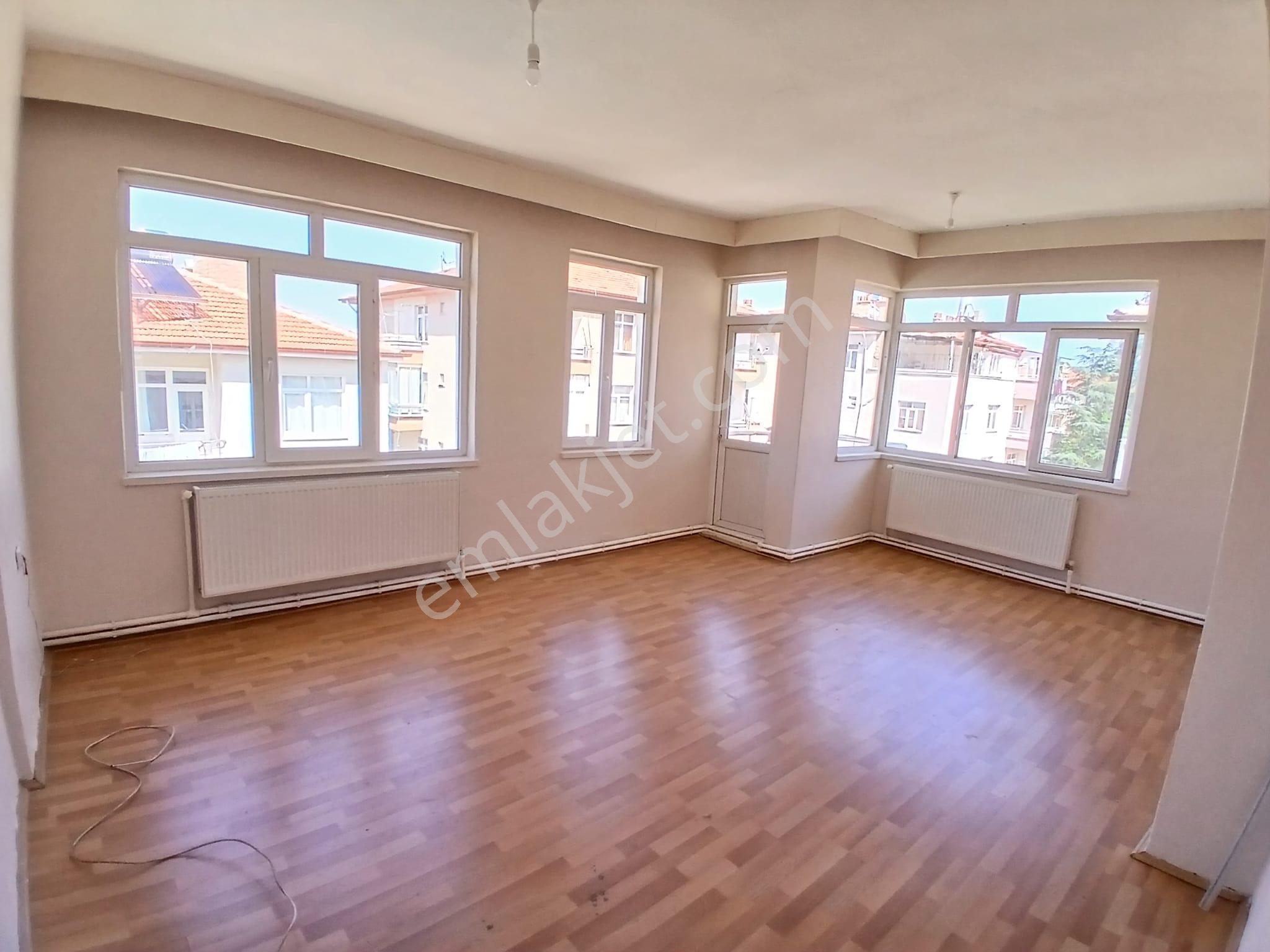 Akçay Emlak'tan Akşehir Atatürk Ortaokulu Civarı Doğalgazlı Kiralık 3+1 Daire - Görsel 5