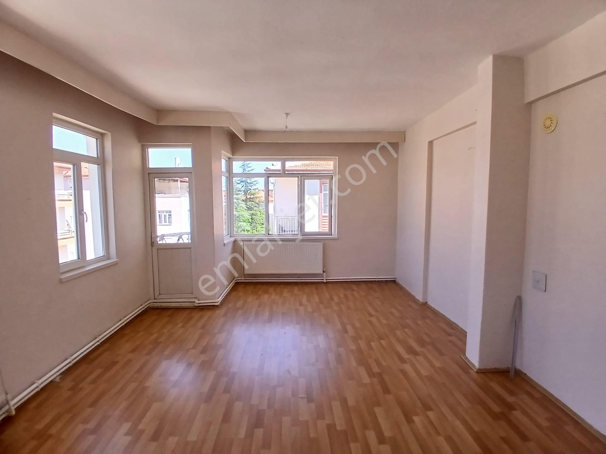 Akçay Emlak'tan Akşehir Atatürk Ortaokulu Civarı Doğalgazlı Kiralık 3+1 Daire - Görsel 7