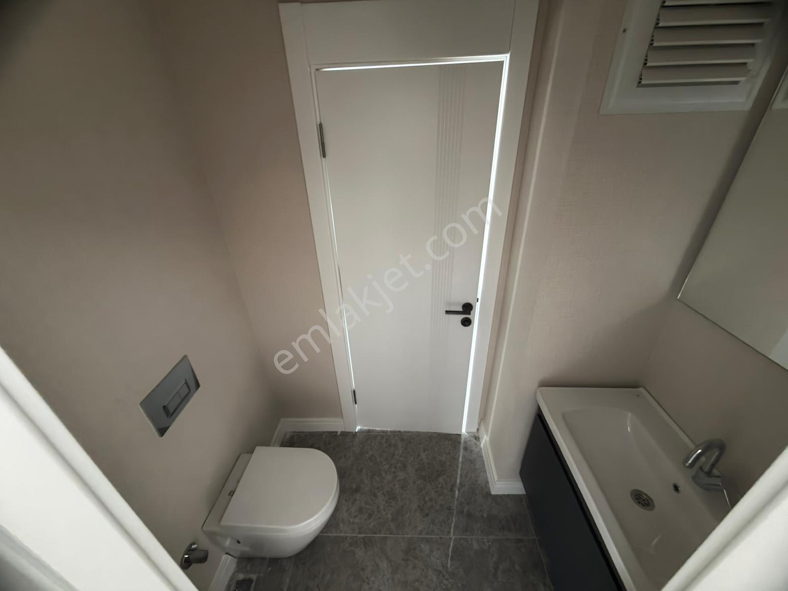 Tacin Mahallesinde Hastane Yakınında Kiralık Lüx1+1 Stüdyo Daire - Görsel 17