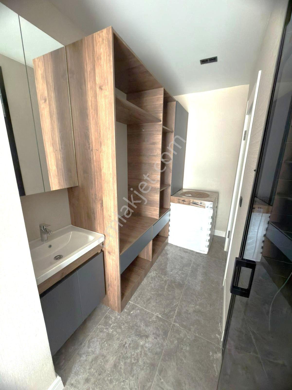 Tacin Mahallesinde Hastane Yakınında Kiralık Lüx1+1 Stüdyo Daire - Görsel 14