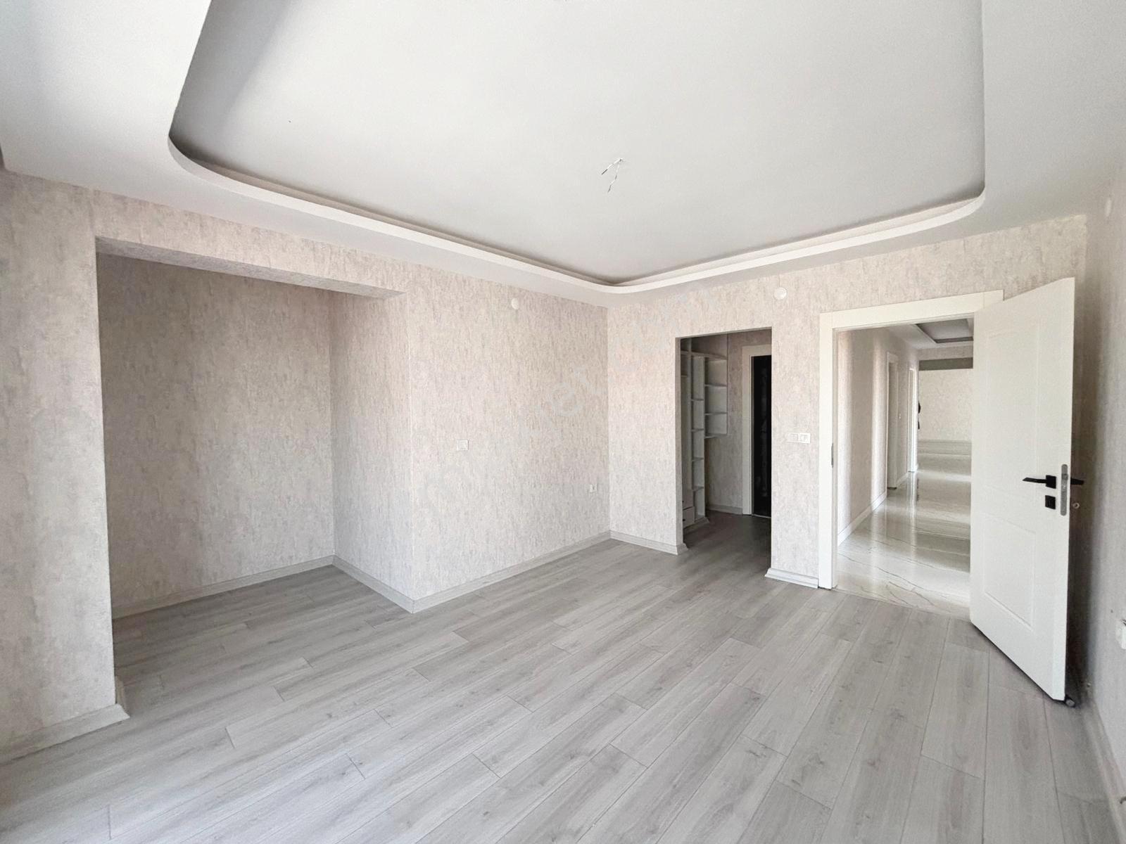 Barut'tan Cadde Üzeri Güney C. Manzaralı 4+1 Site Dairesi 8. Kat - Görsel 24