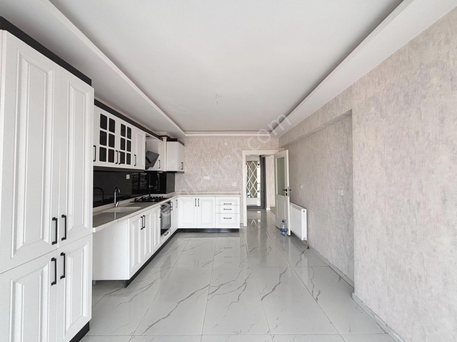 Barut'tan Cadde Üzeri Güney C. Manzaralı 4+1 Site Dairesi 8. Kat - Görsel 12
