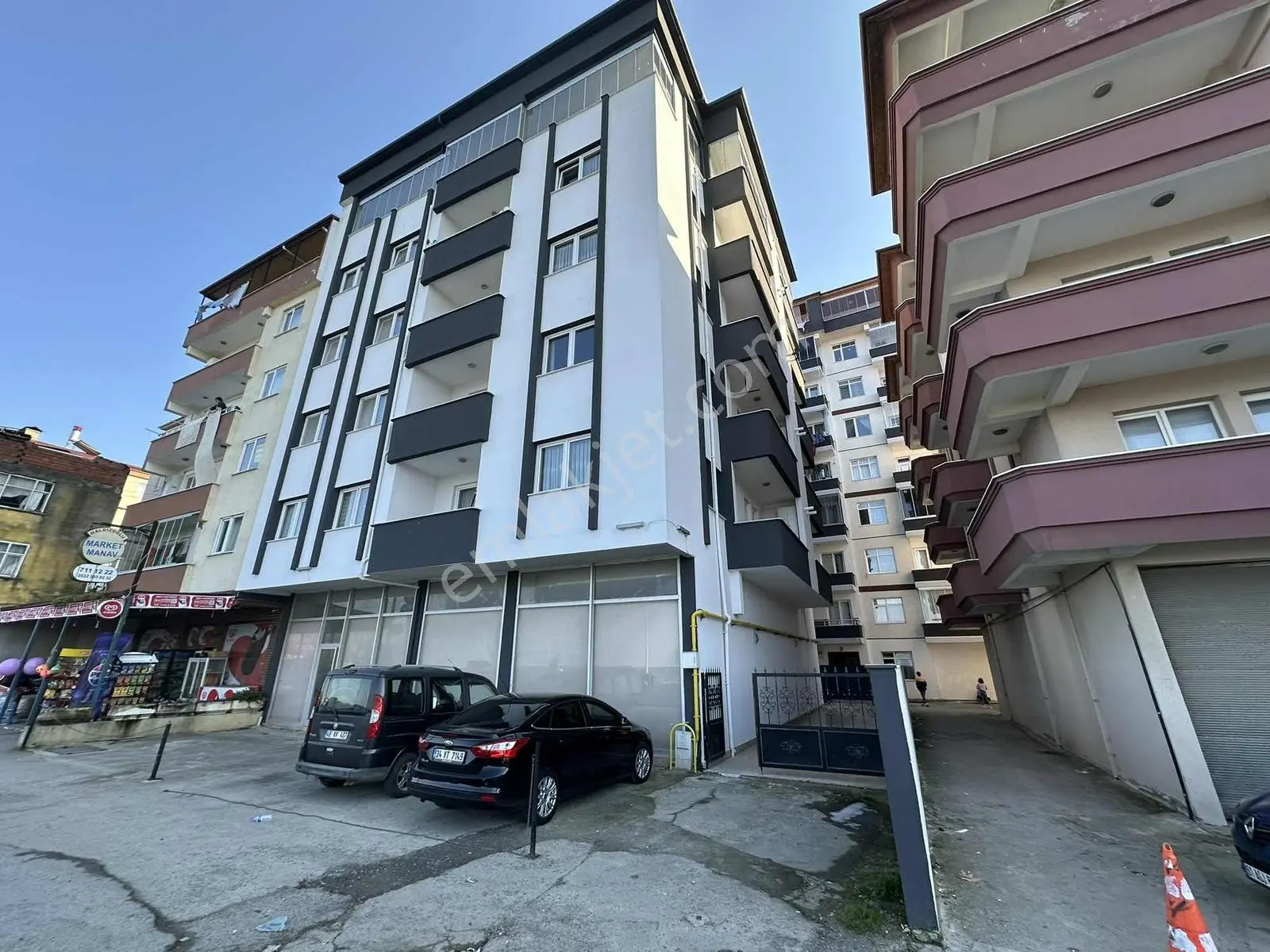 Vıp Real Estate Arsin'de Fırsat Satılık 4 Kat 3+1 Daire