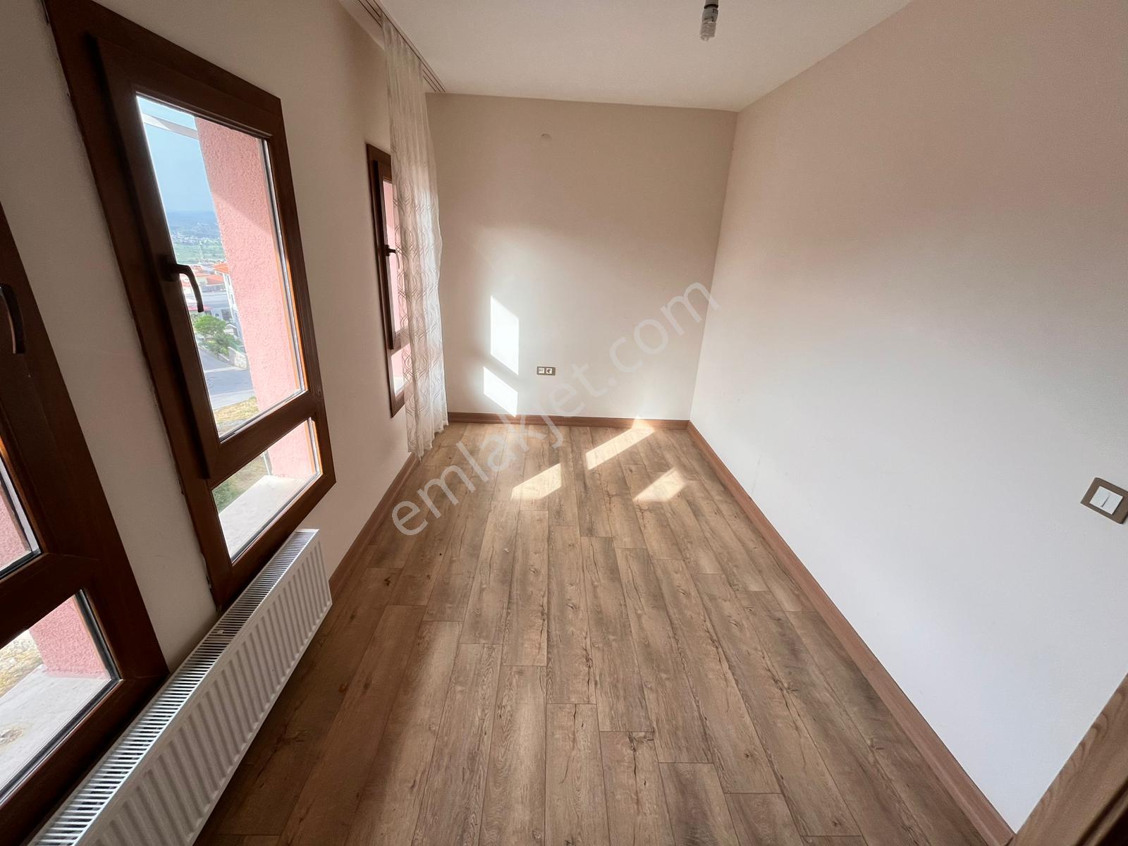 Akgedik Zeki Emlaktan 2.etap Okul Arkasında Satılık 3+1 Geniş Daire - Görsel 14