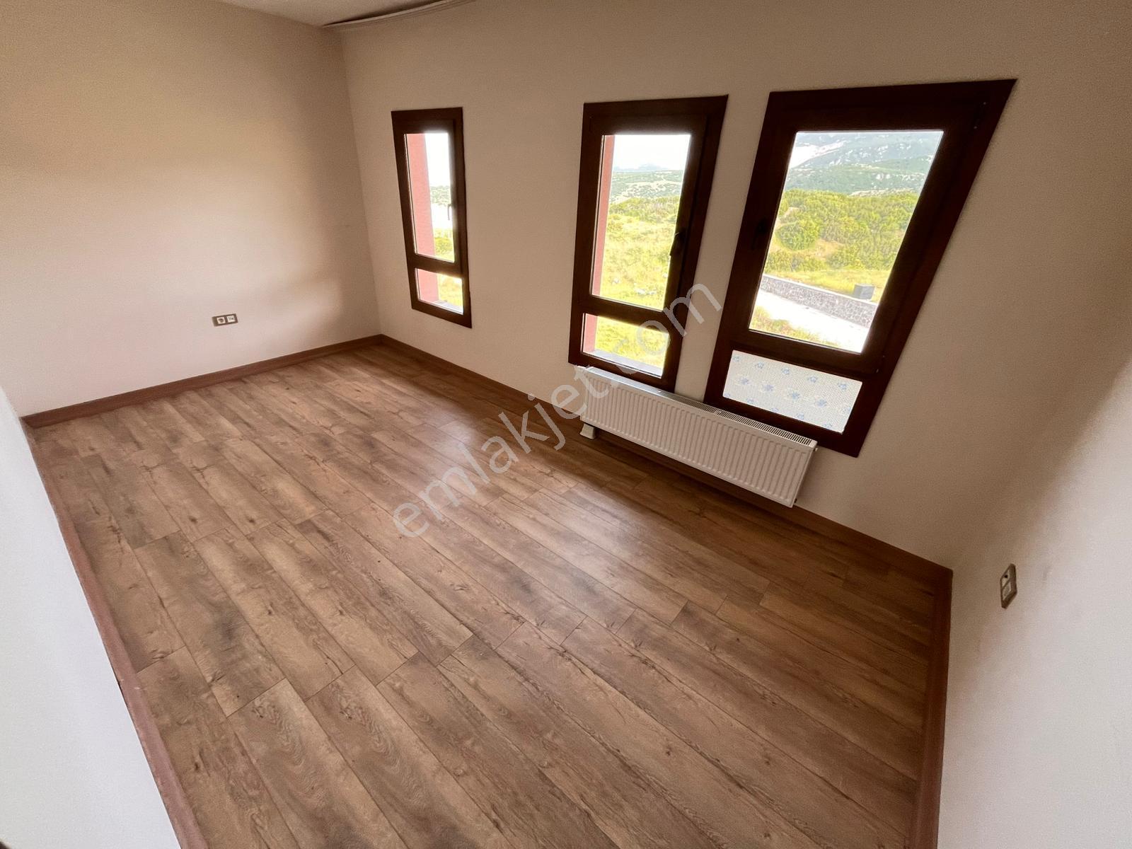 Akgedik Zeki Emlaktan 2.etap Okul Arkasında Satılık 3+1 Geniş Daire - Görsel 24