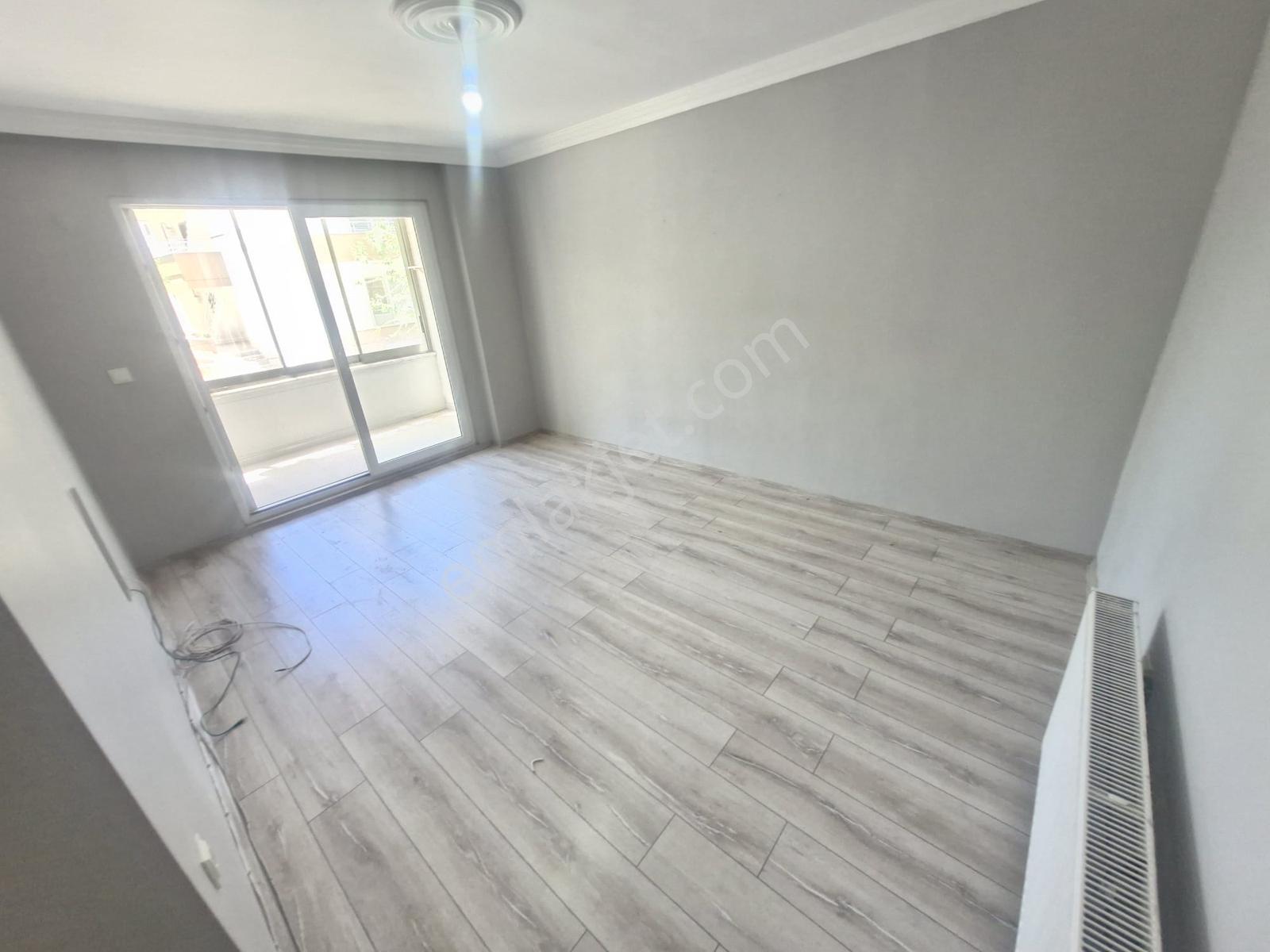 Mithatpaşa Mah.de 3+1 Ebeveny Banyolu Doğalgazlı Daire - Görsel 24