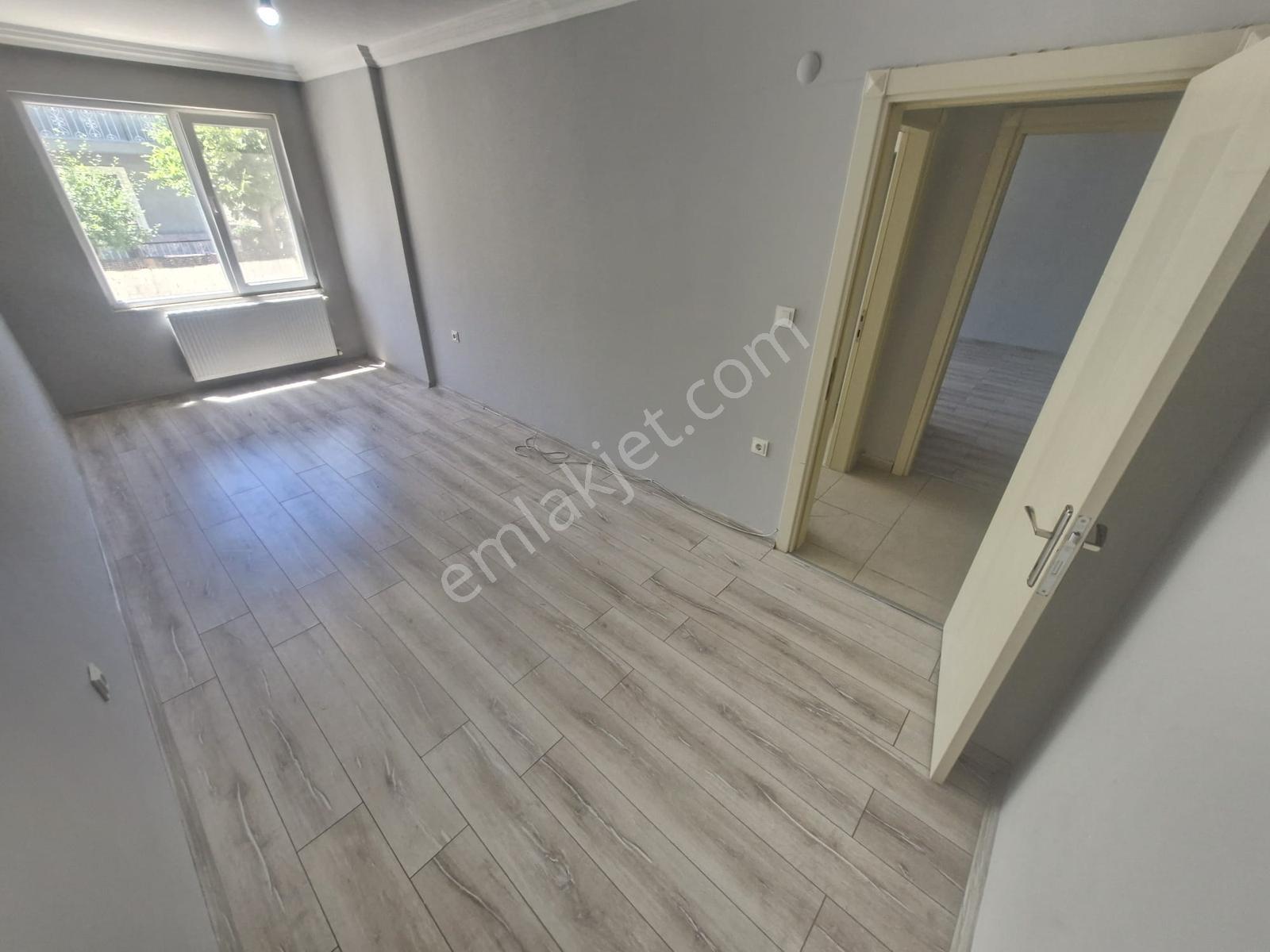 Mithatpaşa Mah.de 3+1 Ebeveny Banyolu Doğalgazlı Daire - Görsel 16
