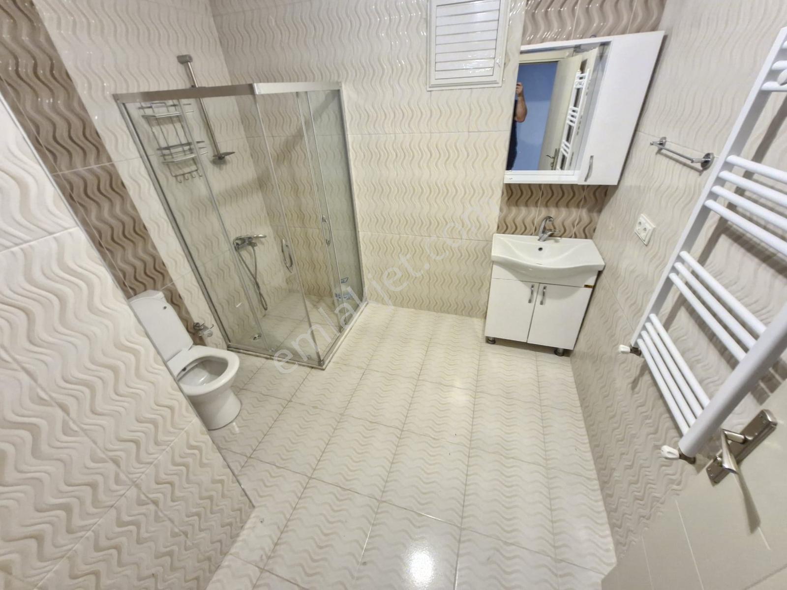 Mithatpaşa Mah.de 3+1 Ebeveny Banyolu Doğalgazlı Daire - Görsel 5