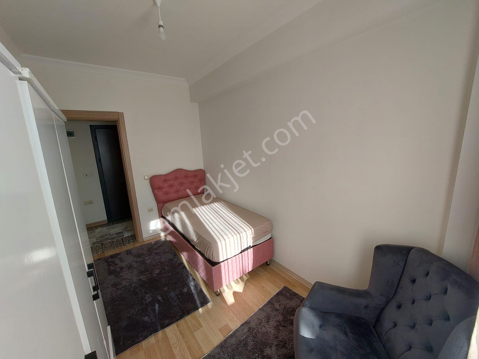 Çamlık Sitesinde Kombi Petek Cam Balkonlu 2+1 Güney Cephe Satılık - Görsel 23