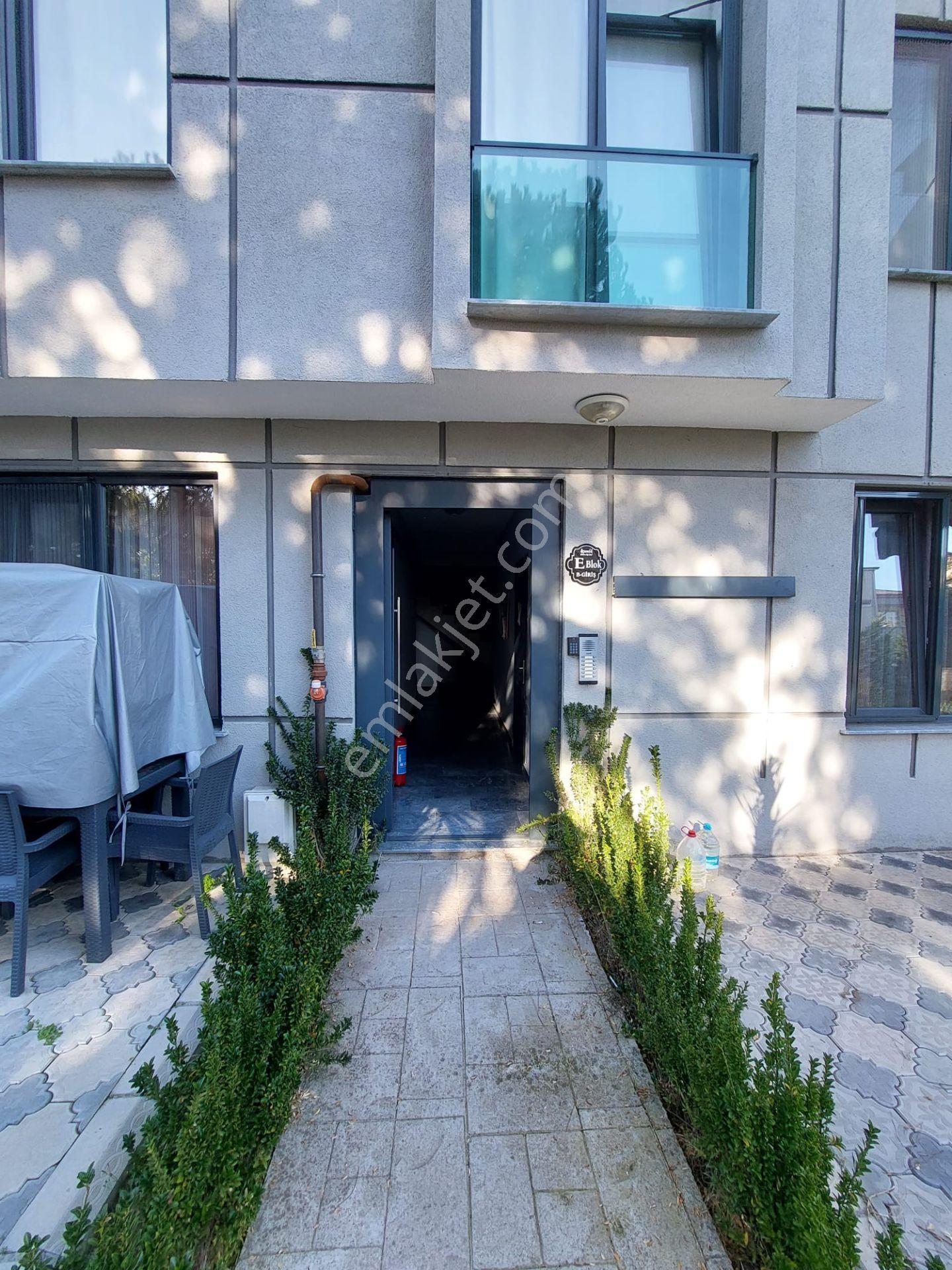 Çamlık Sitesinde Kombi Petek Cam Balkonlu 2+1 Güney Cephe Satılık - Görsel 10
