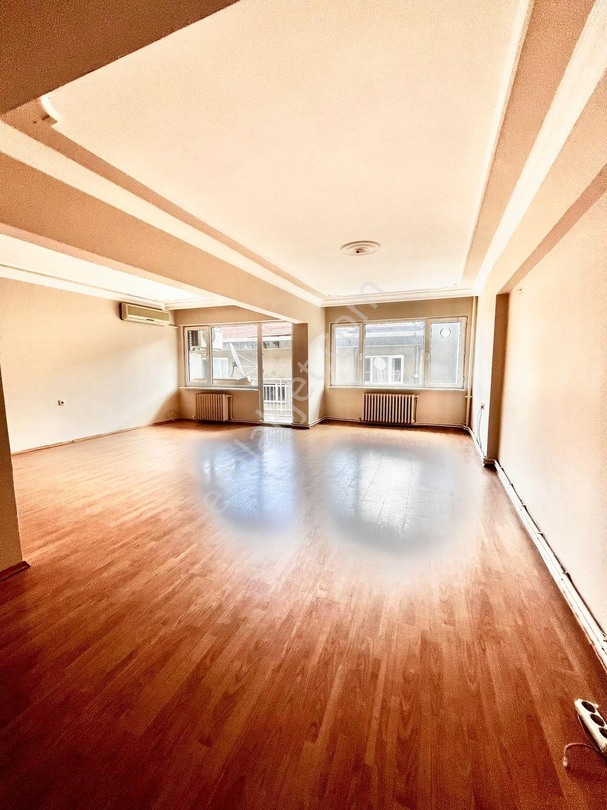 Remax Advantage'den Çarşı Merkezinde Masrafsız 2+1 Geniş Daire - Görsel 21