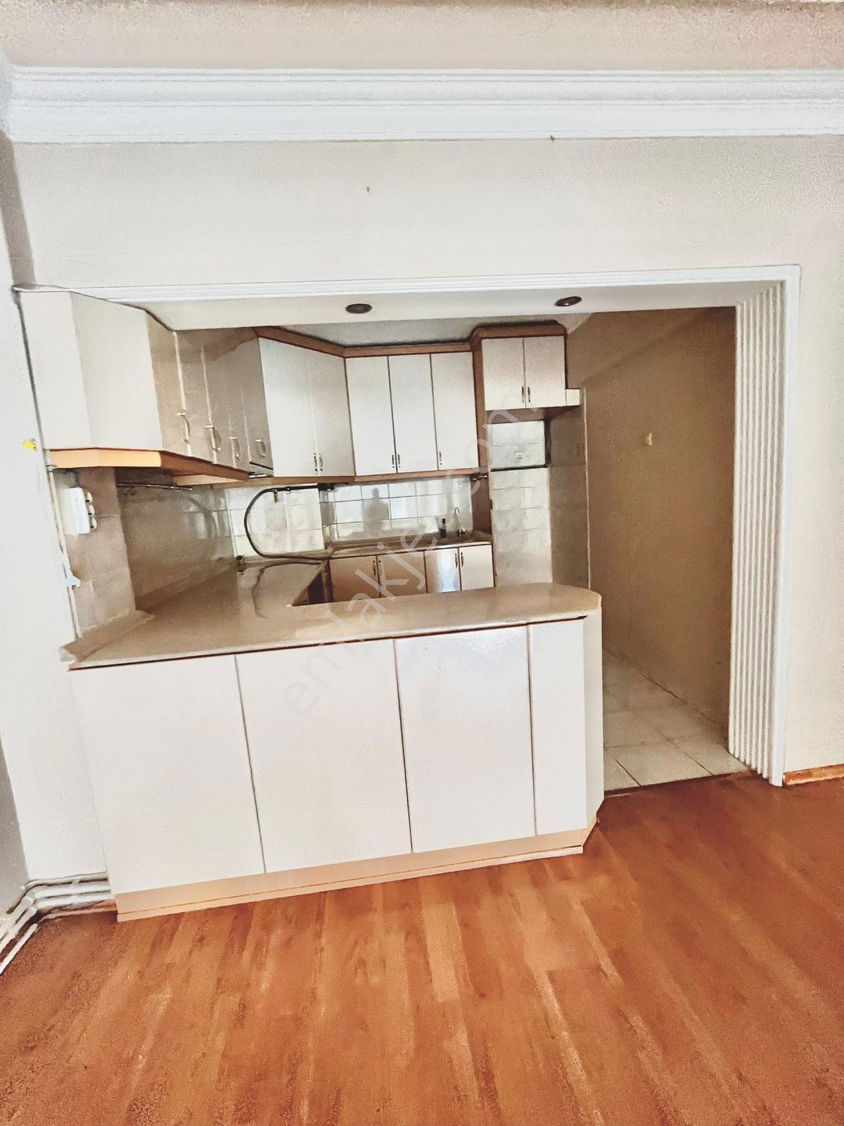 Remax Advantage'den Çarşı Merkezinde Masrafsız 2+1 Geniş Daire - Görsel 11