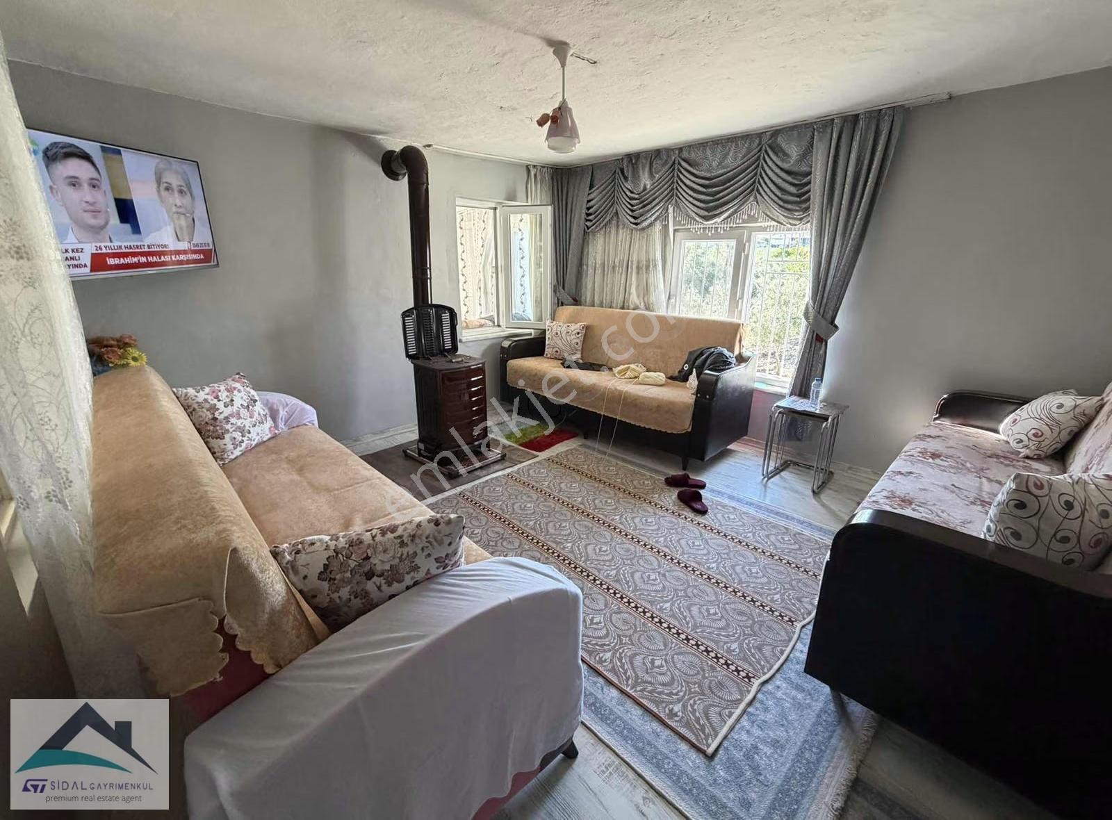 Şehzadeler Halıtlıda Manisaya 22 Km. 1.100m2 Satılık Köy Evi - Görsel 4