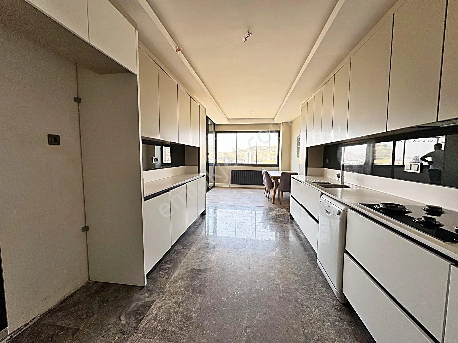 Ankara Keçiören Ovacıkta Site İçinde 4.5+1 Giyinme Odalı Ank Manzaralı Daire