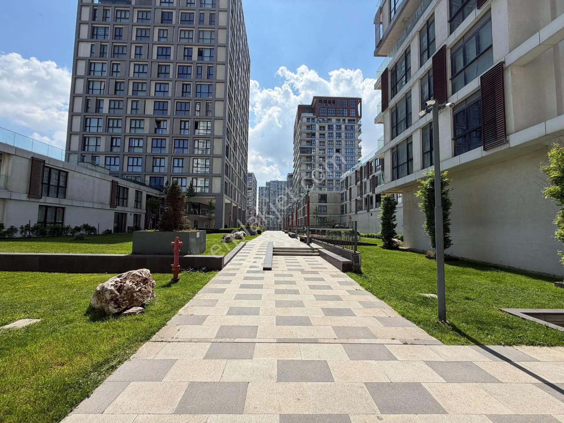 Bahçeşehir Strada 1. Etap Satılık 160 M2 3+1 Daire - Görsel 2