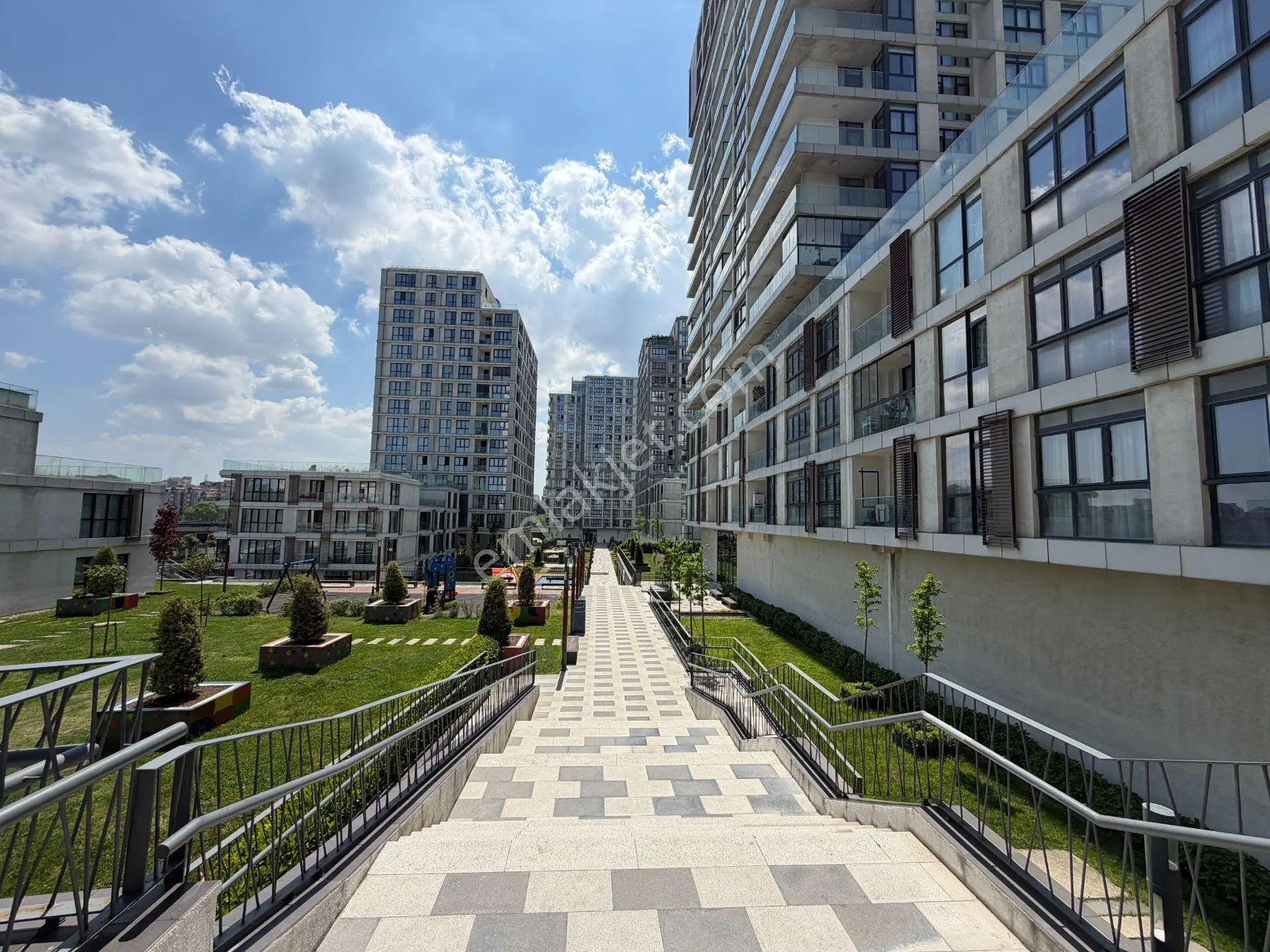 Bahçeşehir Strada 1. Etap Satılık 160 M2 3+1 Daire - Görsel 4
