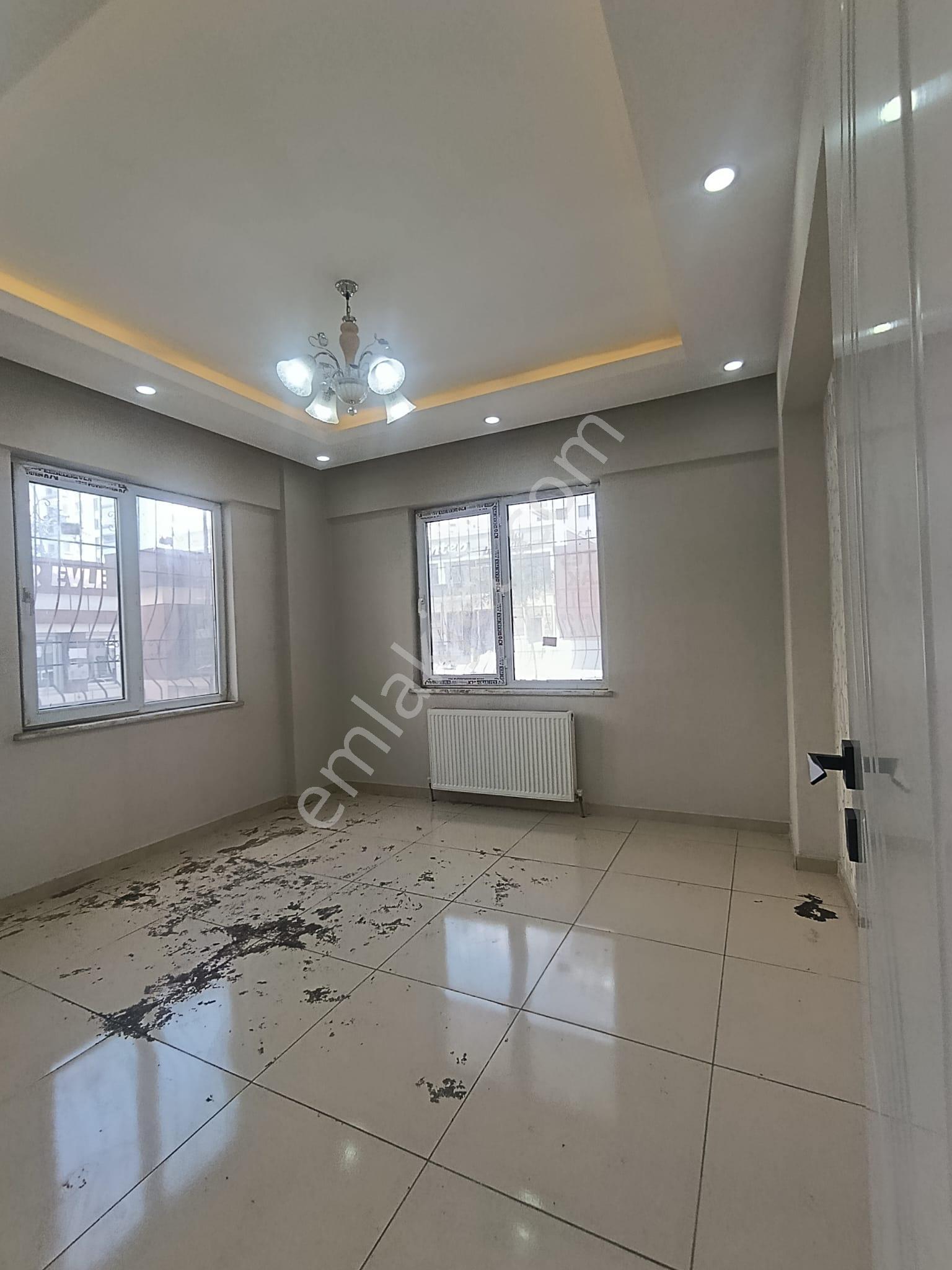 Acilin Karşısında Satılık 2+1 Sıfır Gibi Daire - Görsel 4
