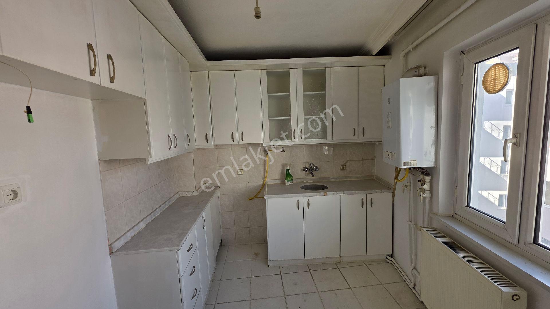 Manisa/yunusemre/uncubozköy 3+1-- 120 M² Arakat- Kapalı Mutfak - Görsel 16