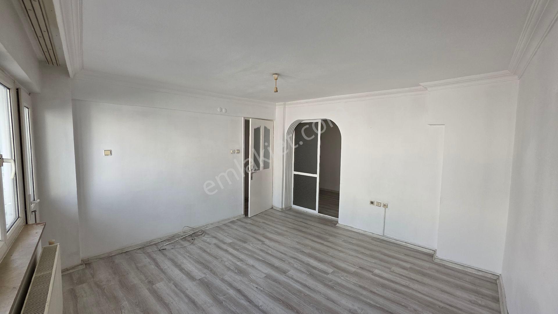 Manisa/yunusemre/uncubozköy 3+1-- 120 M² Arakat- Kapalı Mutfak - Görsel 3