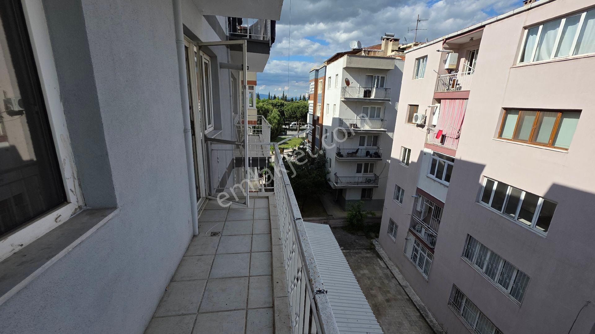 Manisa/yunusemre/uncubozköy 3+1-- 120 M² Arakat- Kapalı Mutfak - Görsel 6