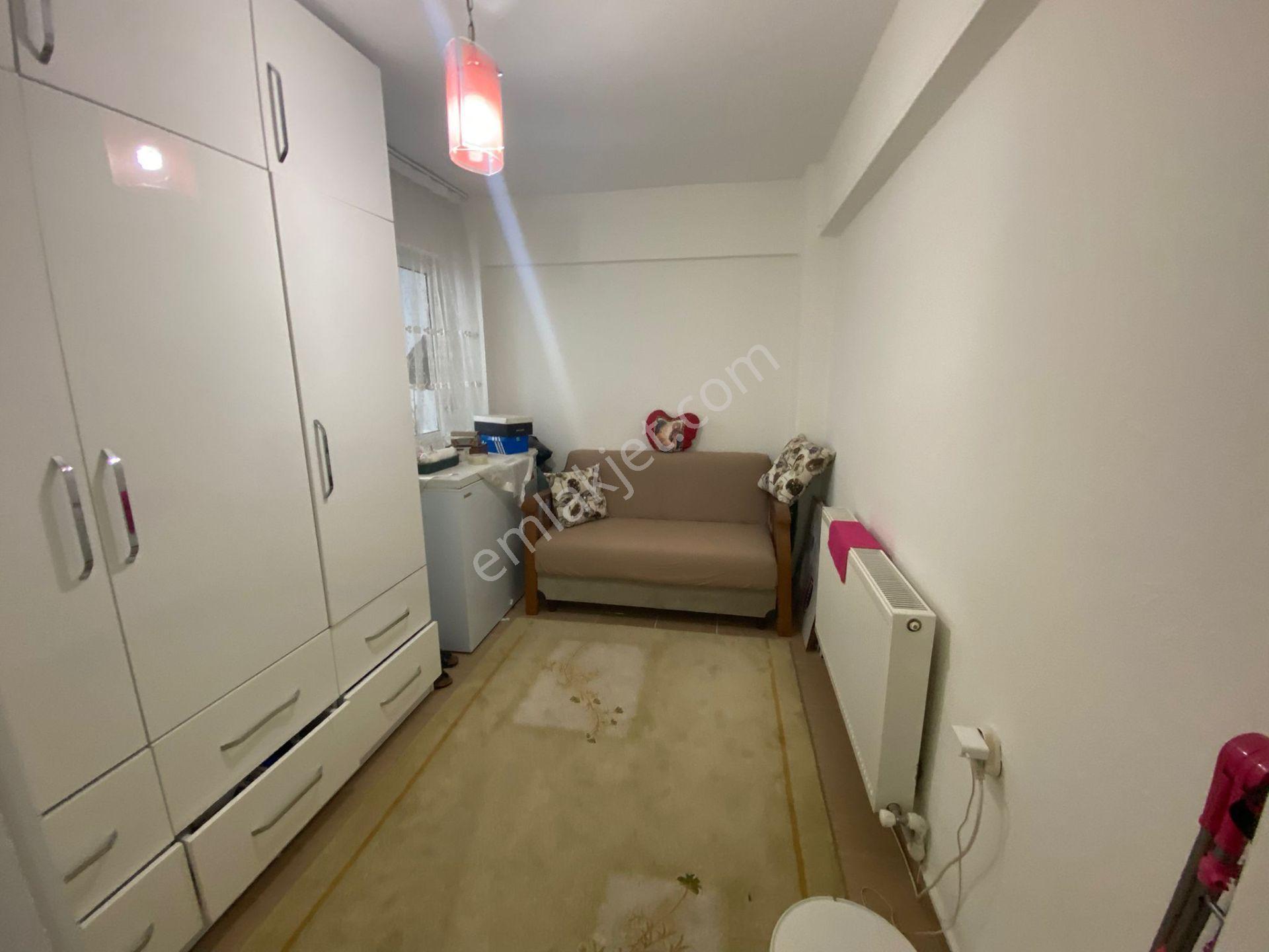 Acill Konak Zeytinlik Mah.de Kemer İzban İstasyonu Yürüme Mesafesinde 2+1 75m2 Ayrı Mutfak Dgazlı D. - Görsel 4