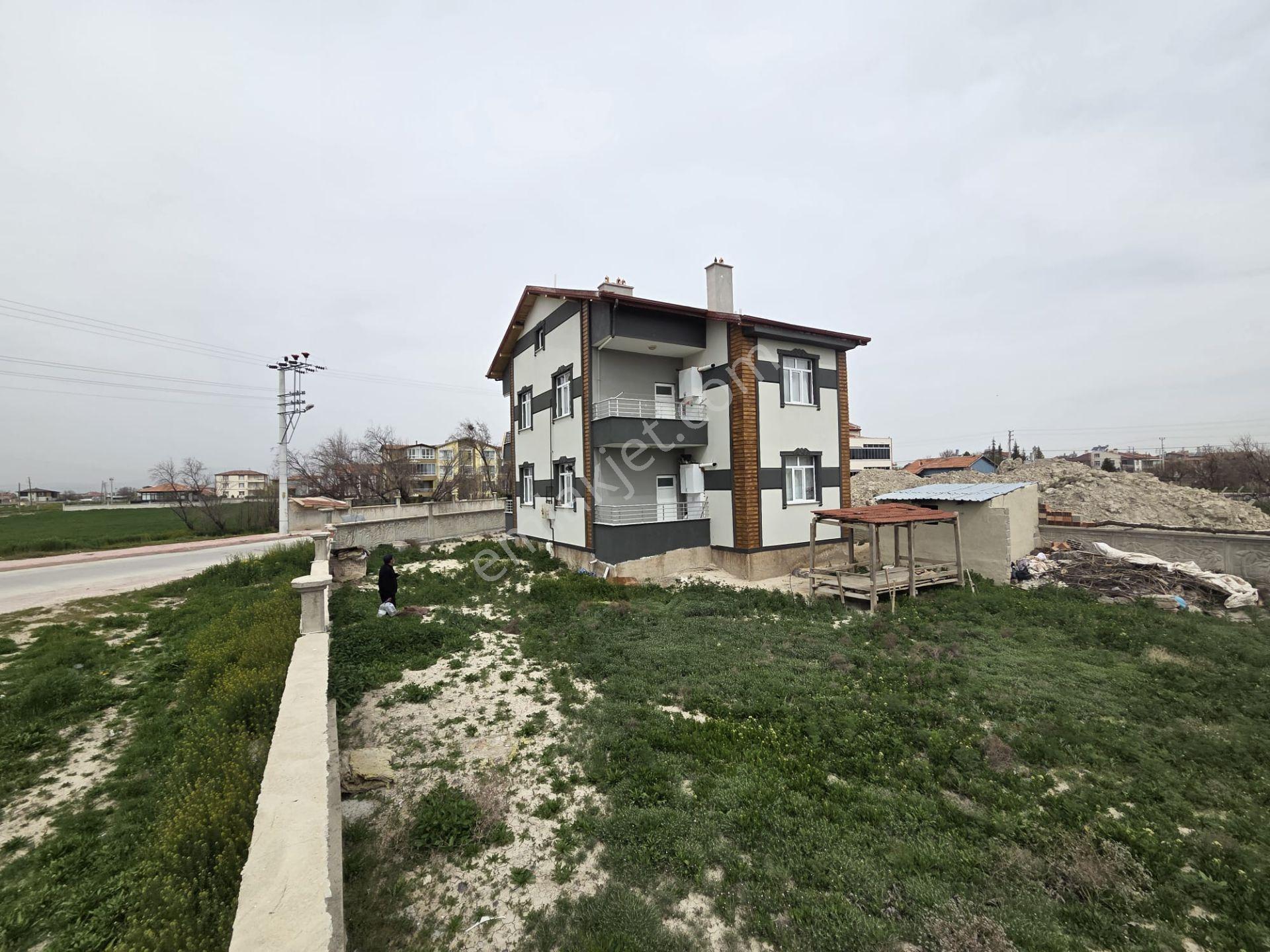 Saraçoğlu Mah 808 M2 Arsa İçinde 2,5 Katlı 6-7 Yıllık İki Adet 2+1 Daireli Müstakil Ev Satılıktır. - Görsel 7