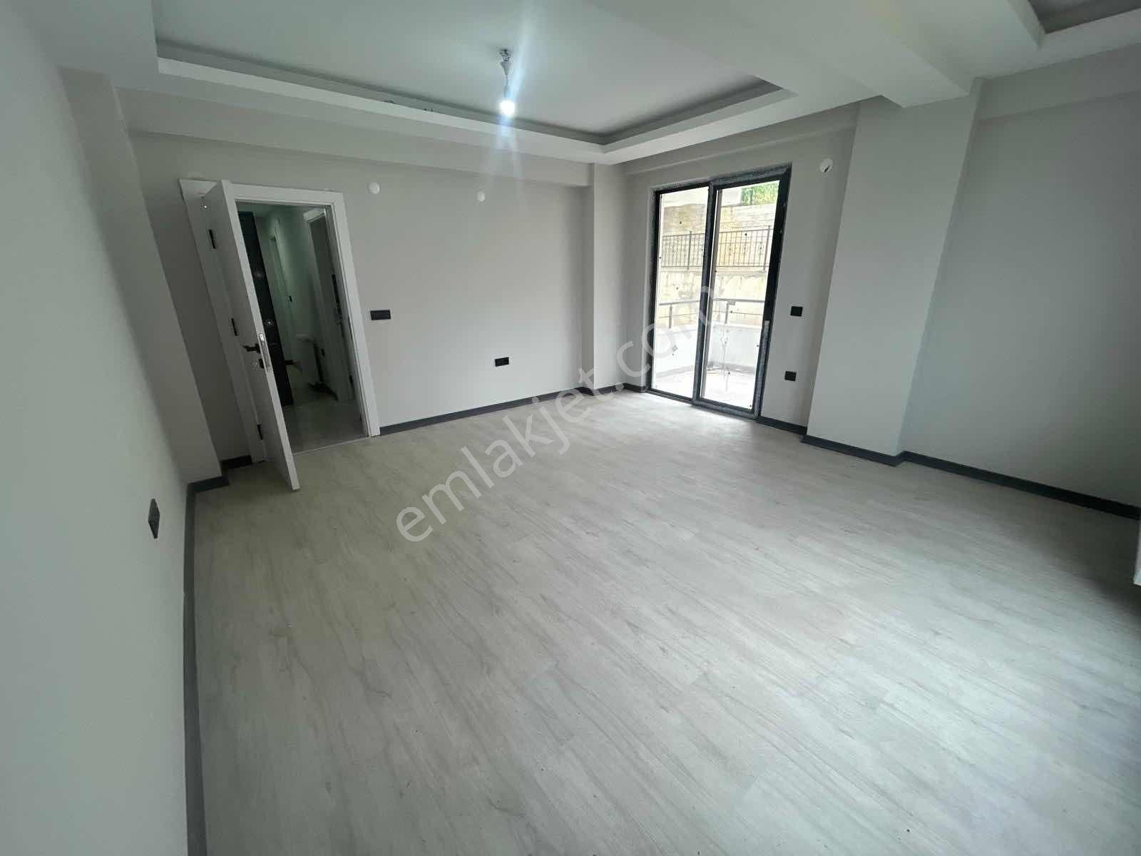 Çatalarmut Da Satılık Salon Mutfak Ayrı 1+1 - Görsel 12