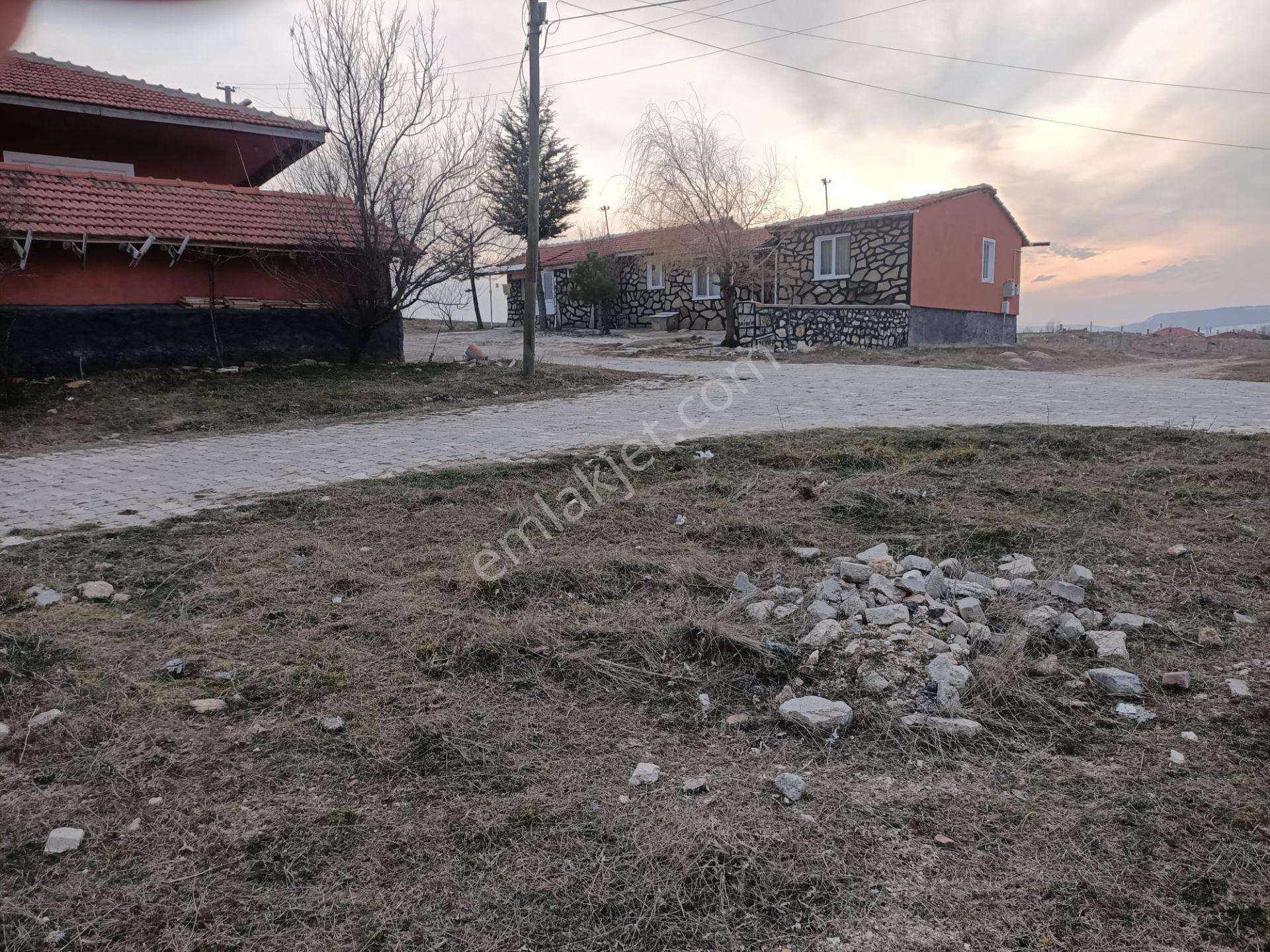 Seyitgazi Kırka Mh Afyon Yolu Yakını 3 Adet Ev Ve Arsası Bk-26 - Görsel 14