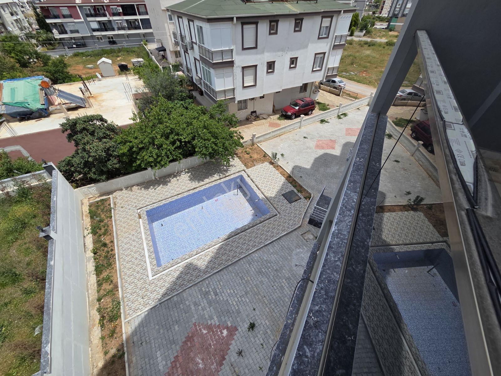 Varsak Karşıyakada Havuzlu Sitede 2+1 Asansörlü Fırsat Daire - Görsel 2