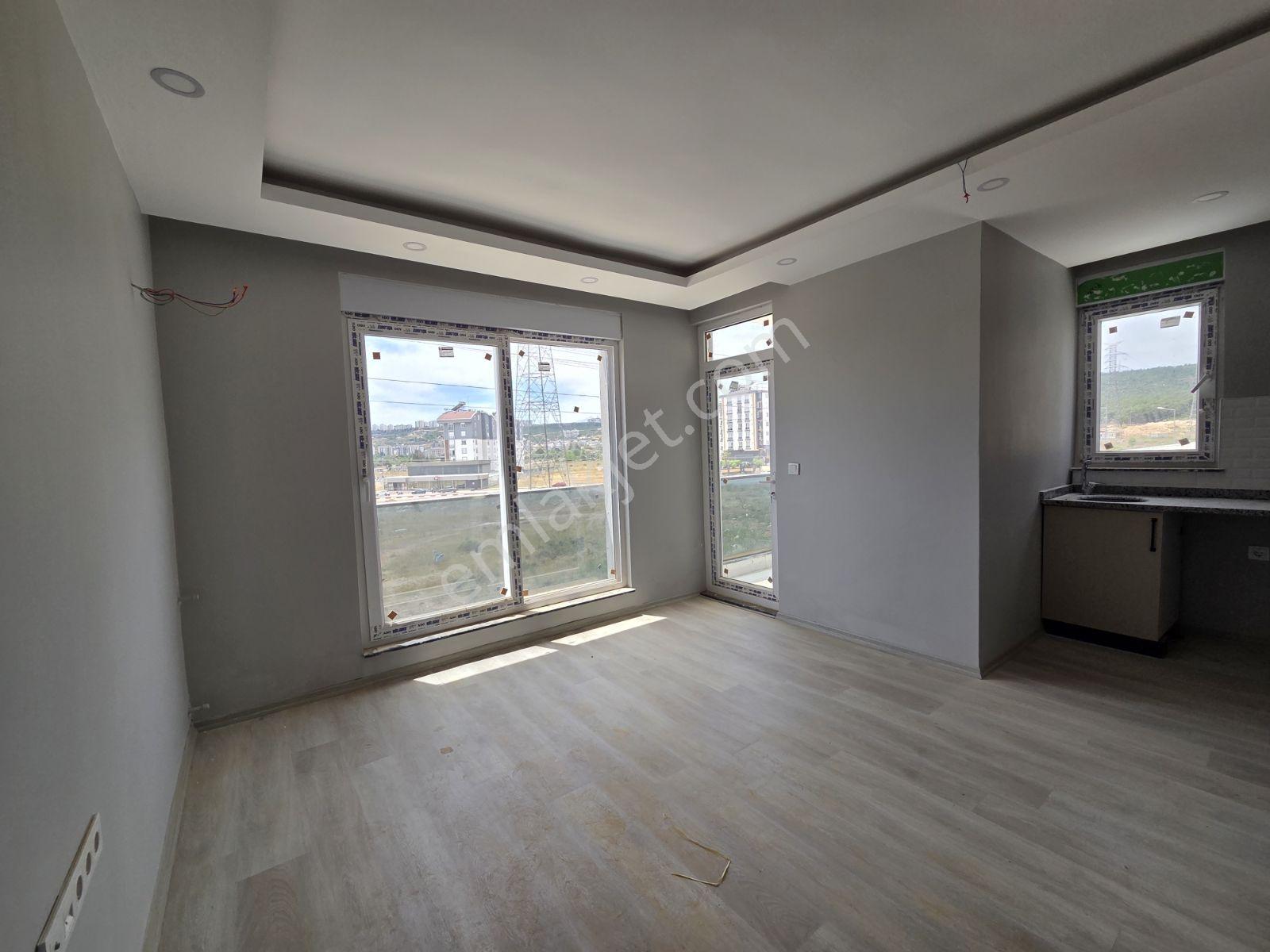 Varsak Karşıyakada Havuzlu Sitede 2+1 Asansörlü Fırsat Daire - Görsel 9