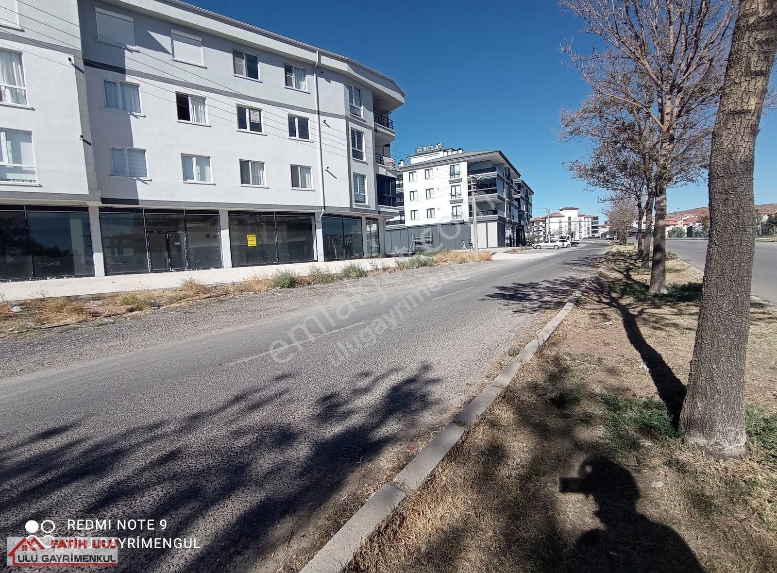 Hasas 37. Ana Cadde Üzerinde Satılık Geniş Cepheli Büyük Dükkan